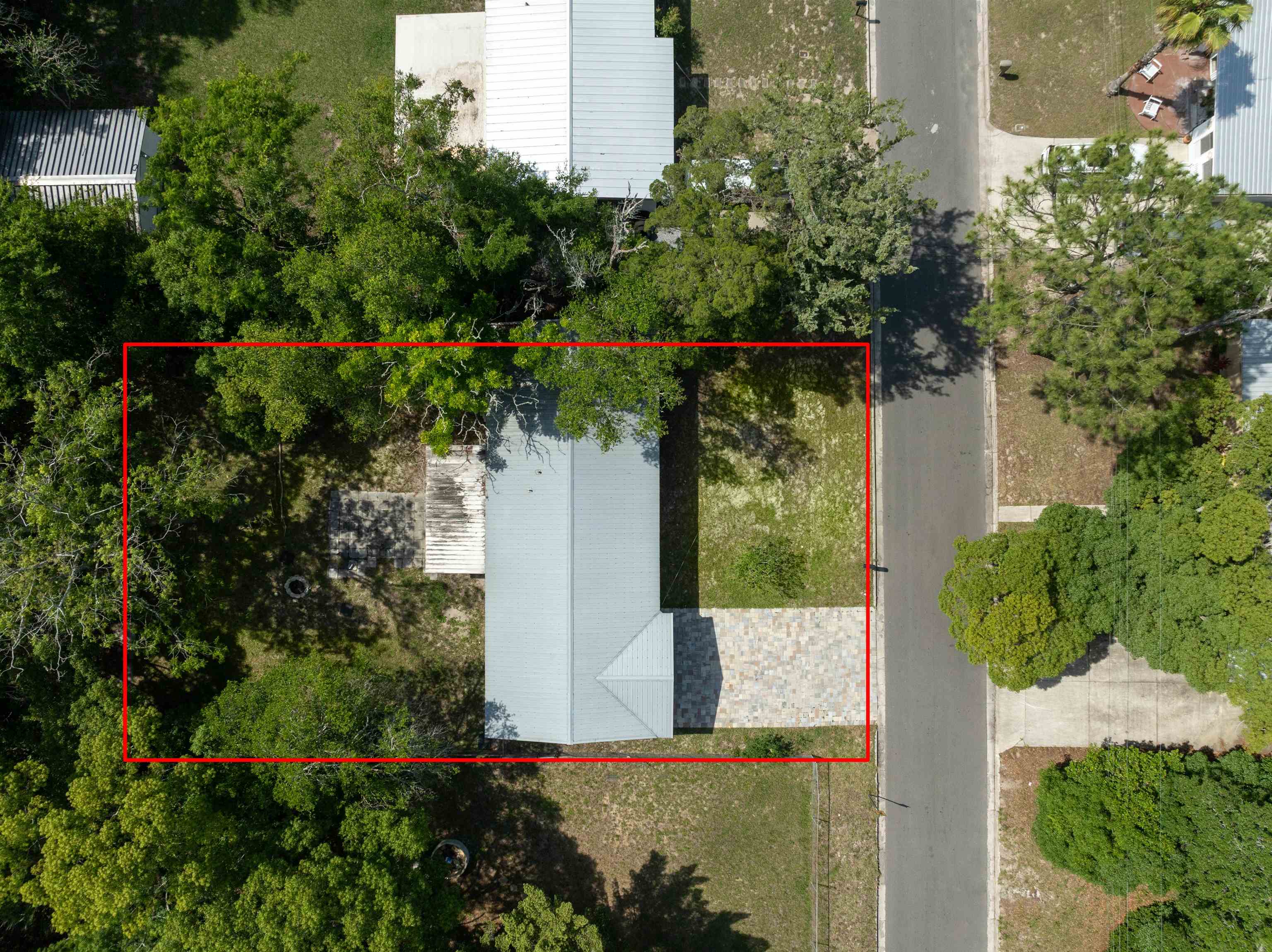 Image 11 of 35 For 227 Whitney Street N