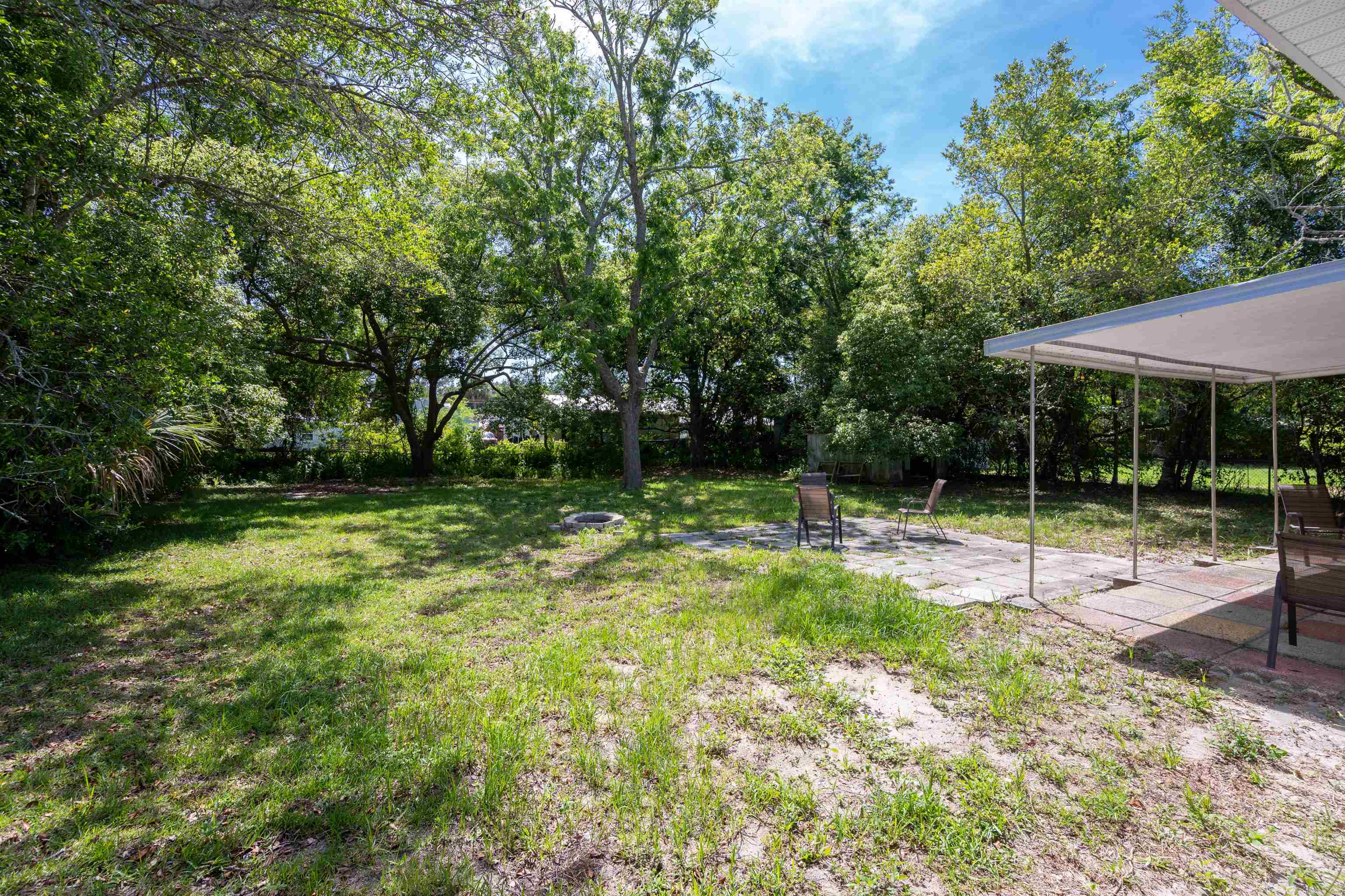 Image 12 of 35 For 227 Whitney Street N