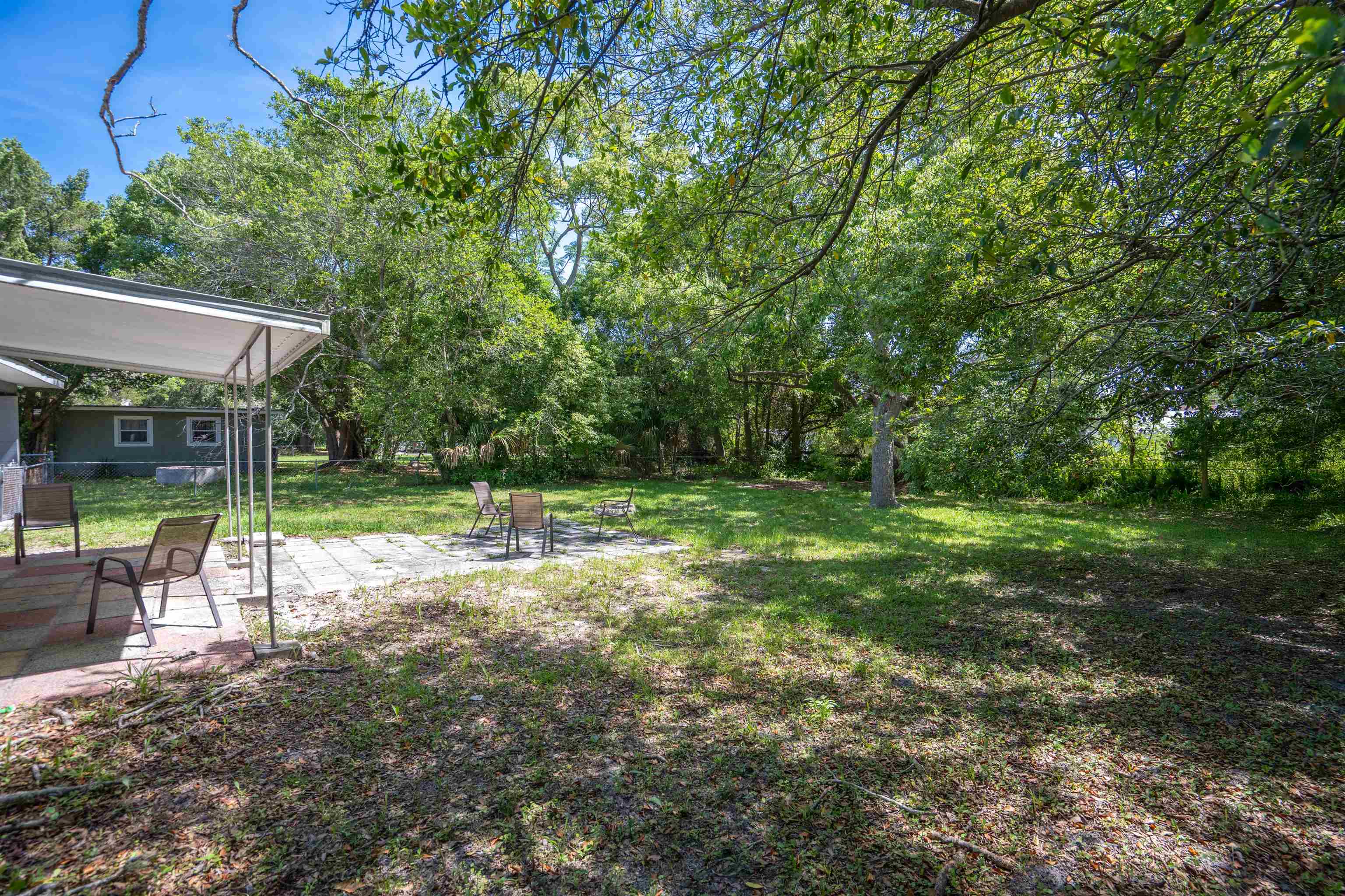 Image 13 of 35 For 227 Whitney Street N