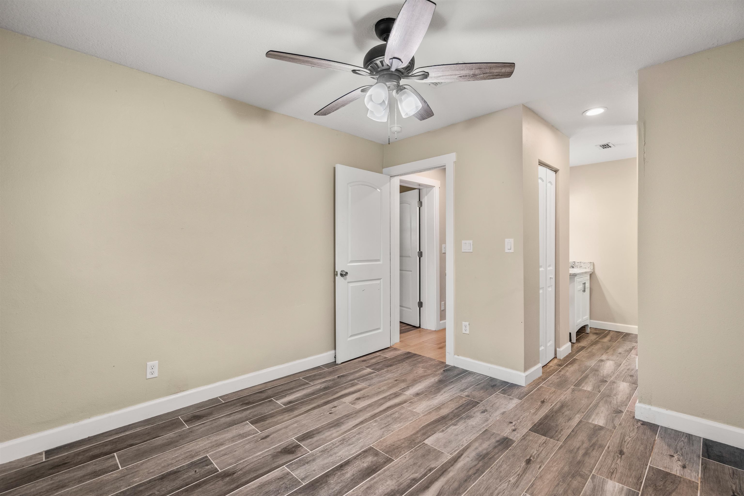 Image 34 of 35 For 227 Whitney Street N