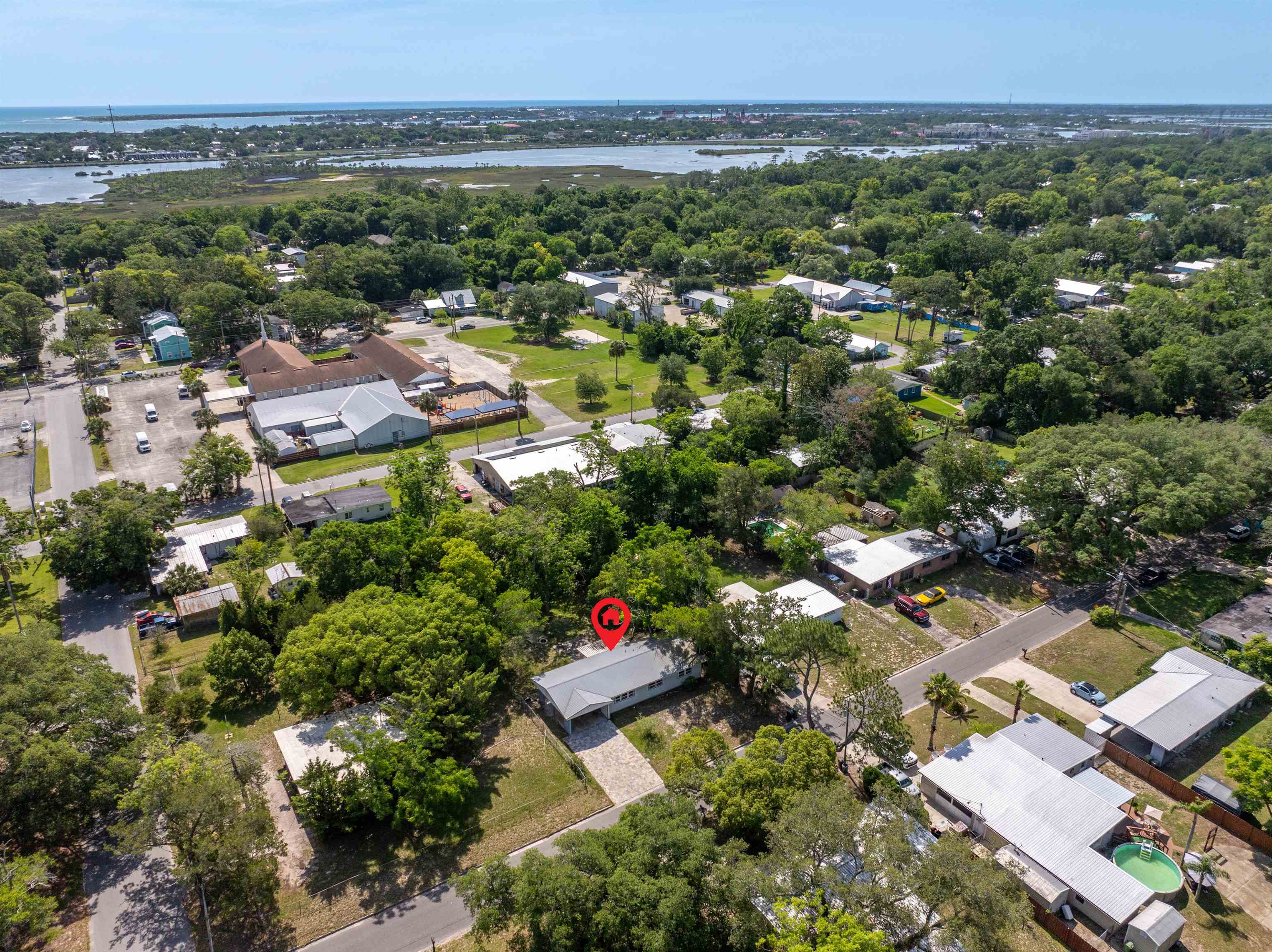 Image 6 of 35 For 227 Whitney Street N