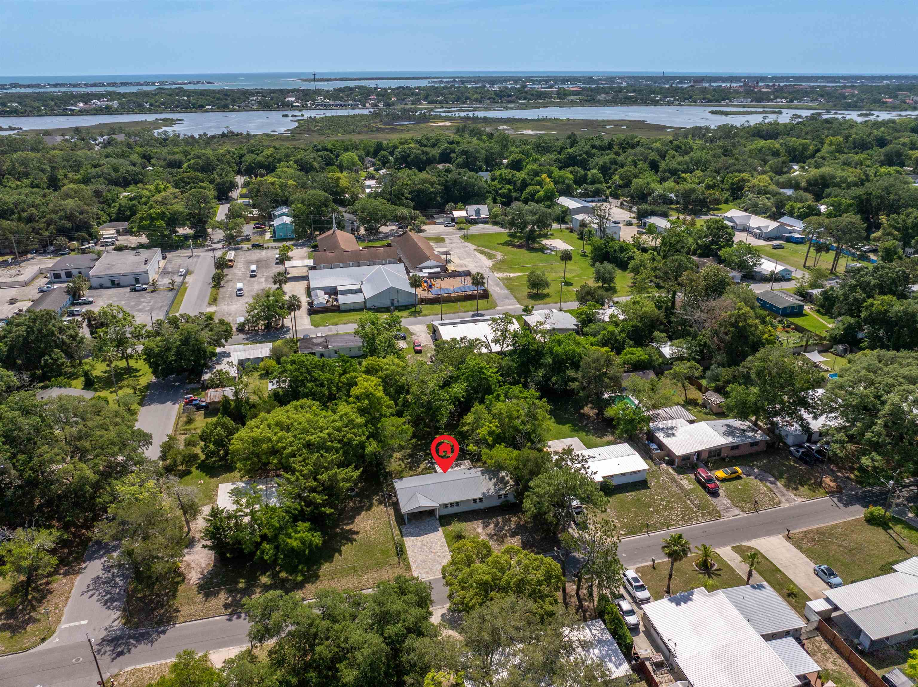 Image 7 of 35 For 227 Whitney Street N