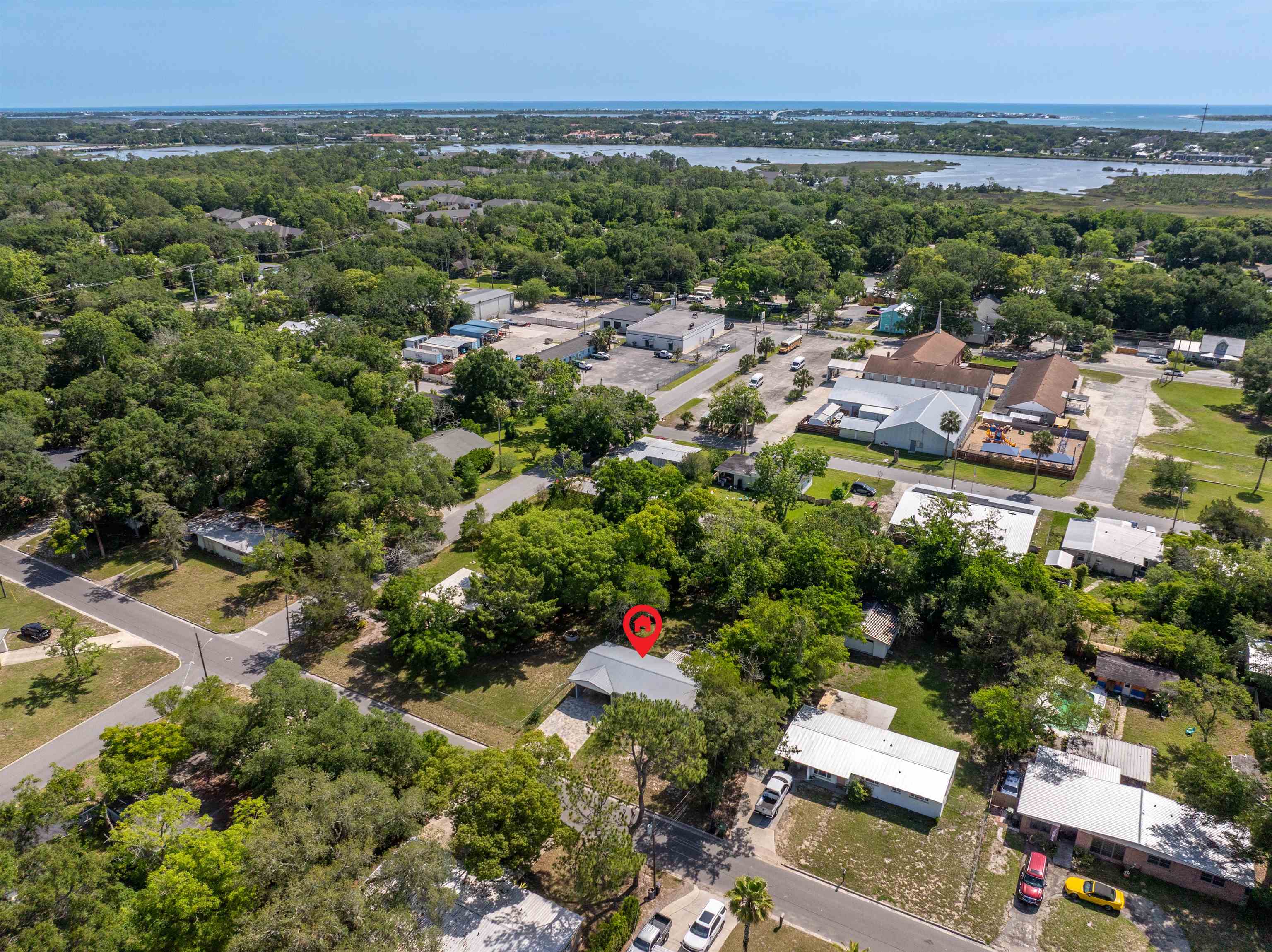 Image 9 of 35 For 227 Whitney Street N