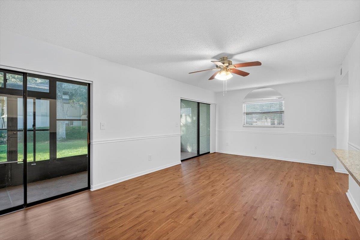 Image 11 of 31 For 19 Alcira Ct