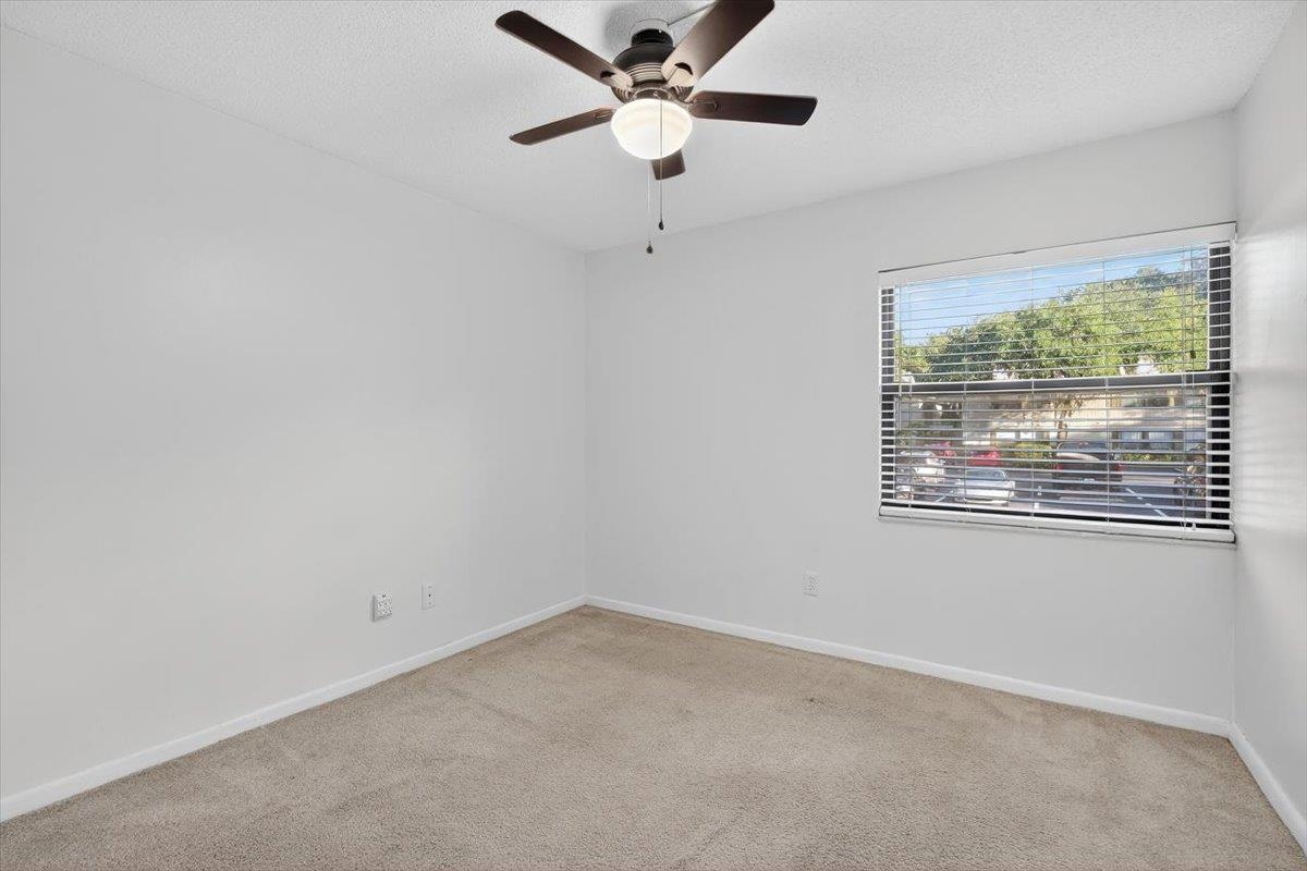 Image 19 of 31 For 19 Alcira Ct