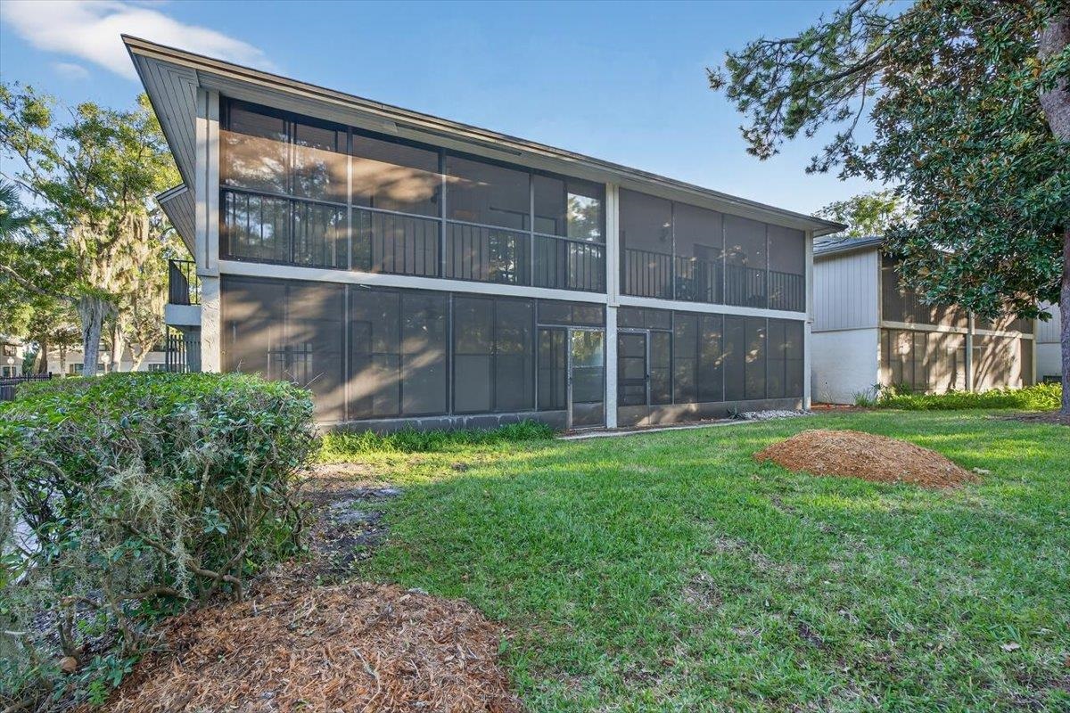 Image 23 of 31 For 19 Alcira Ct