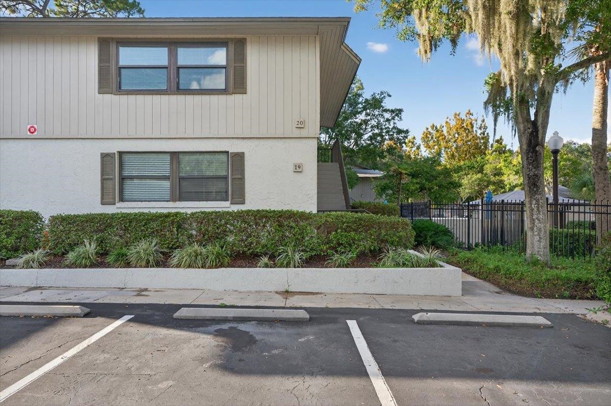 Image 3 of 31 For 19 Alcira Ct