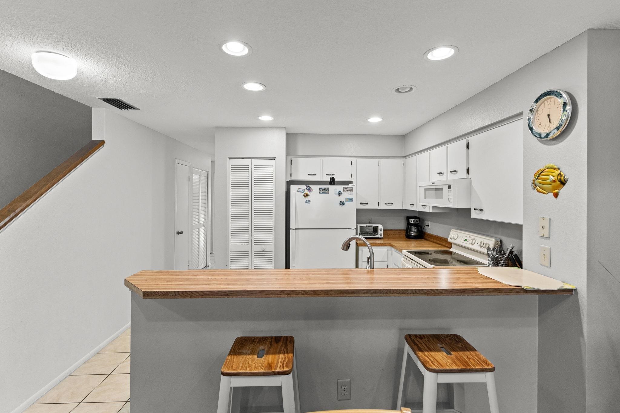 Image 10 of 42 For 66 Village Las Palmas Cir