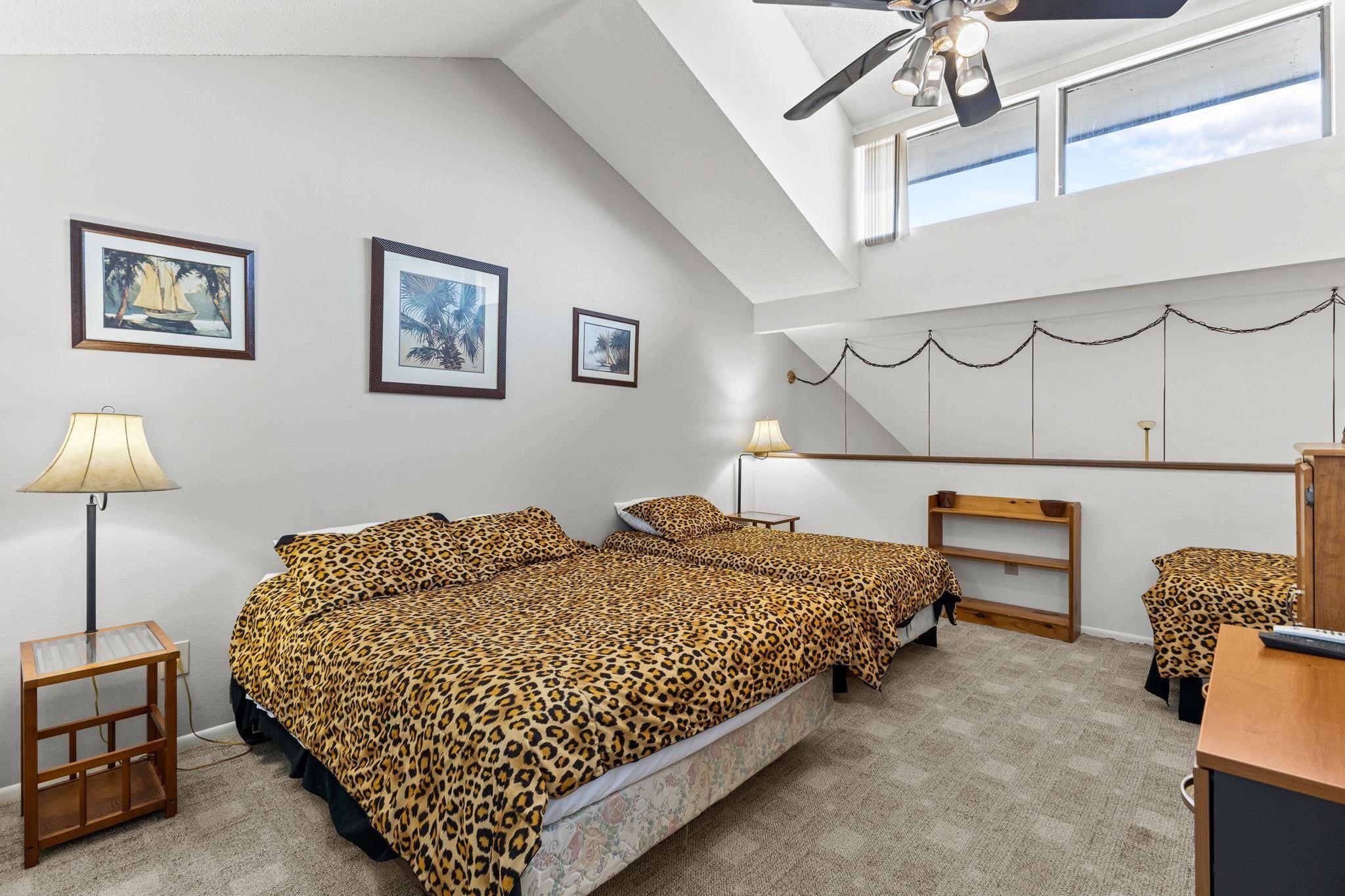 Image 17 of 42 For 66 Village Las Palmas Cir