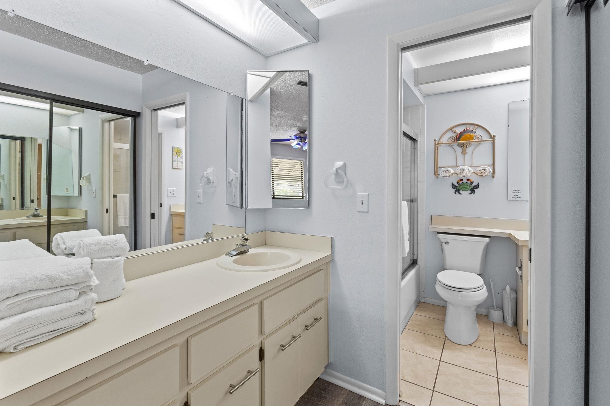 Image 21 of 42 For 66 Village Las Palmas Cir