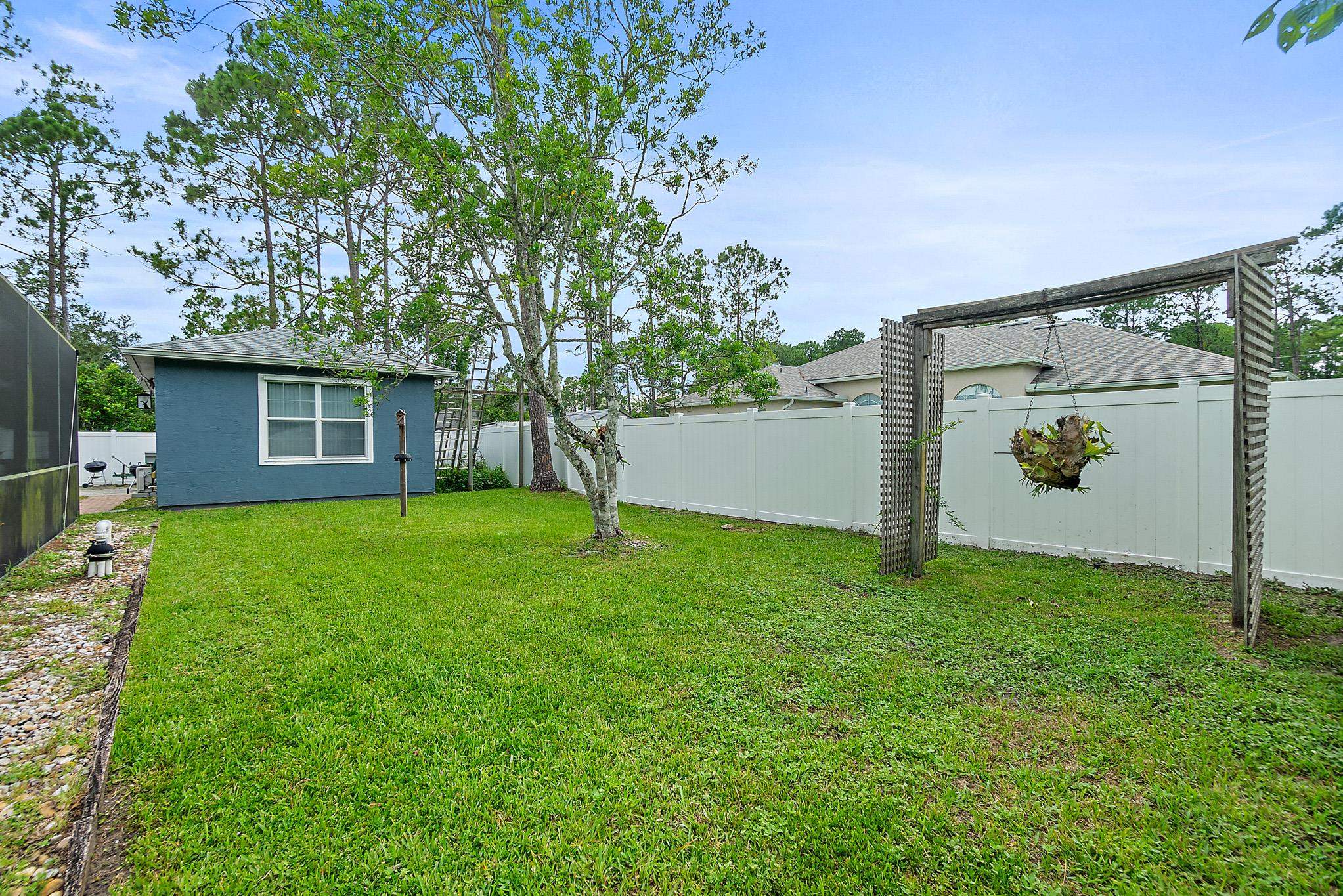 Image 11 of 47 For 43 Llewellyn Trl