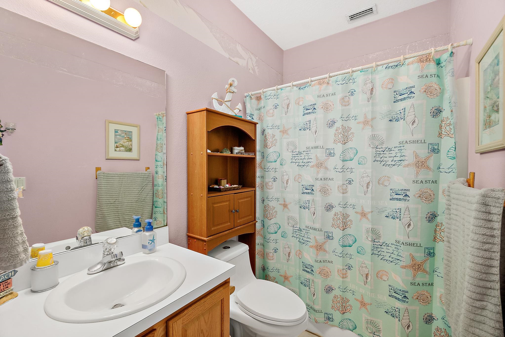 Image 17 of 47 For 43 Llewellyn Trl