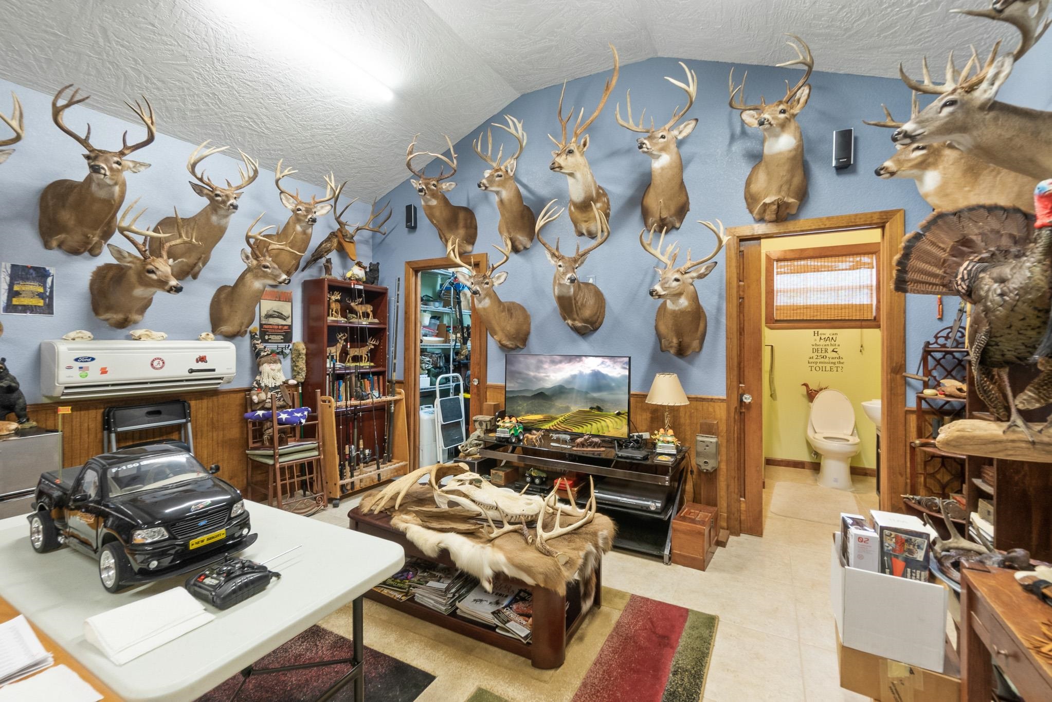 Image 2 of 47 For 43 Llewellyn Trl