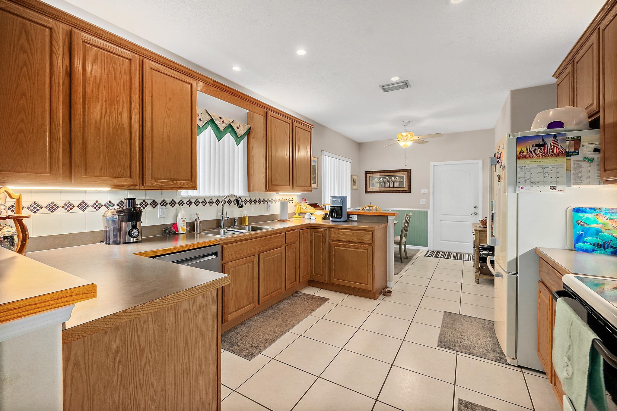 Image 32 of 47 For 43 Llewellyn Trl