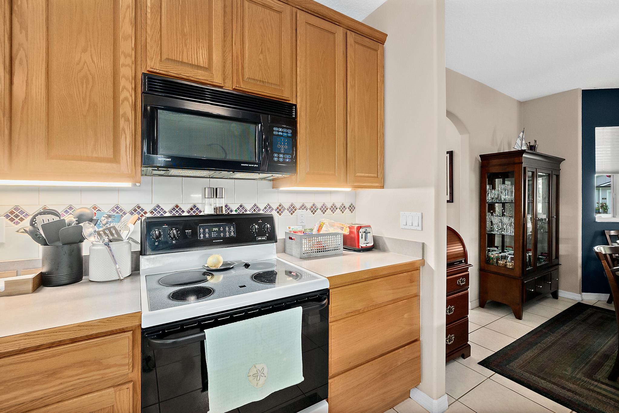 Image 34 of 47 For 43 Llewellyn Trl