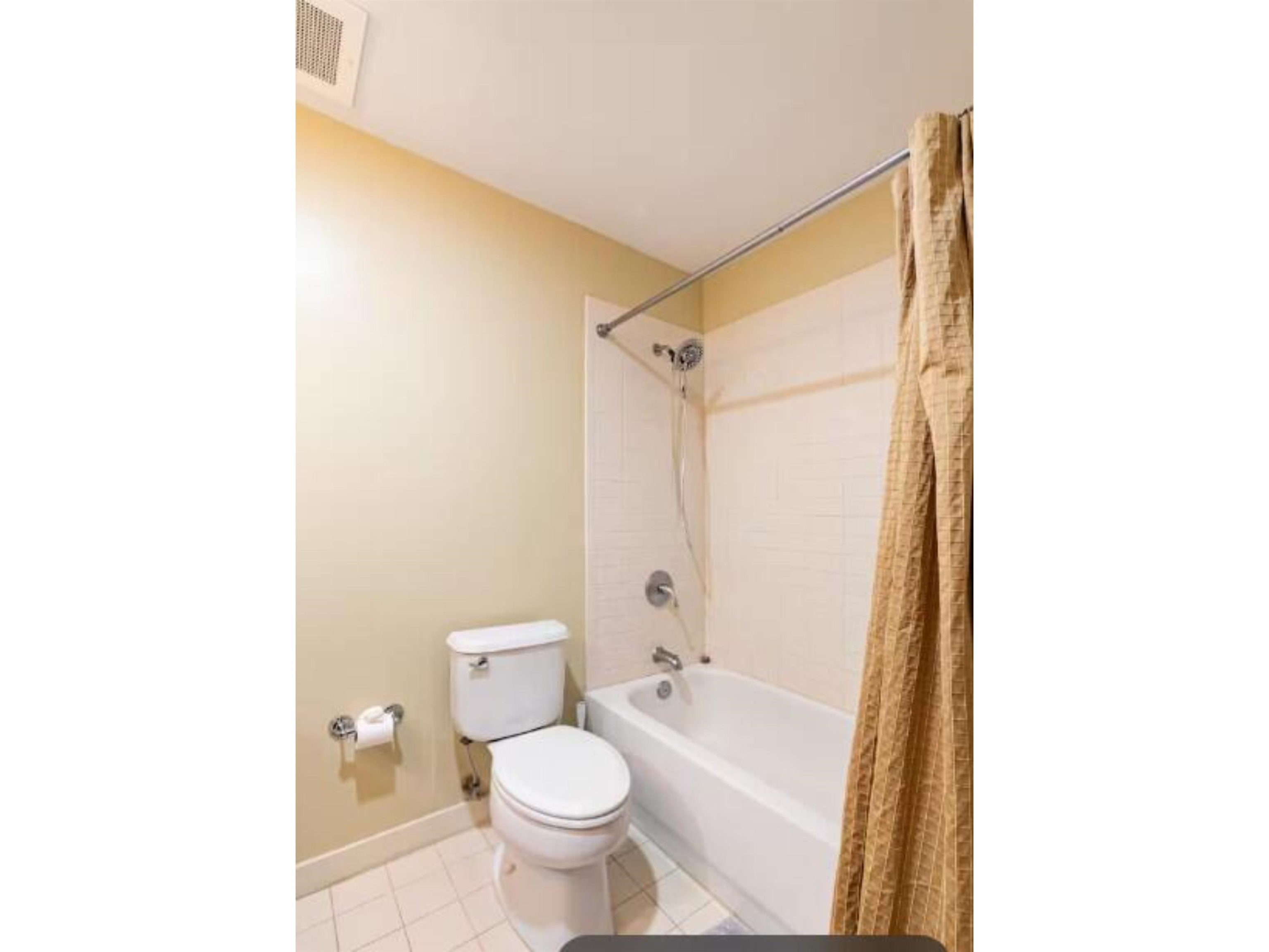 Image 26 of 37 For 965 Registry Blvd  109