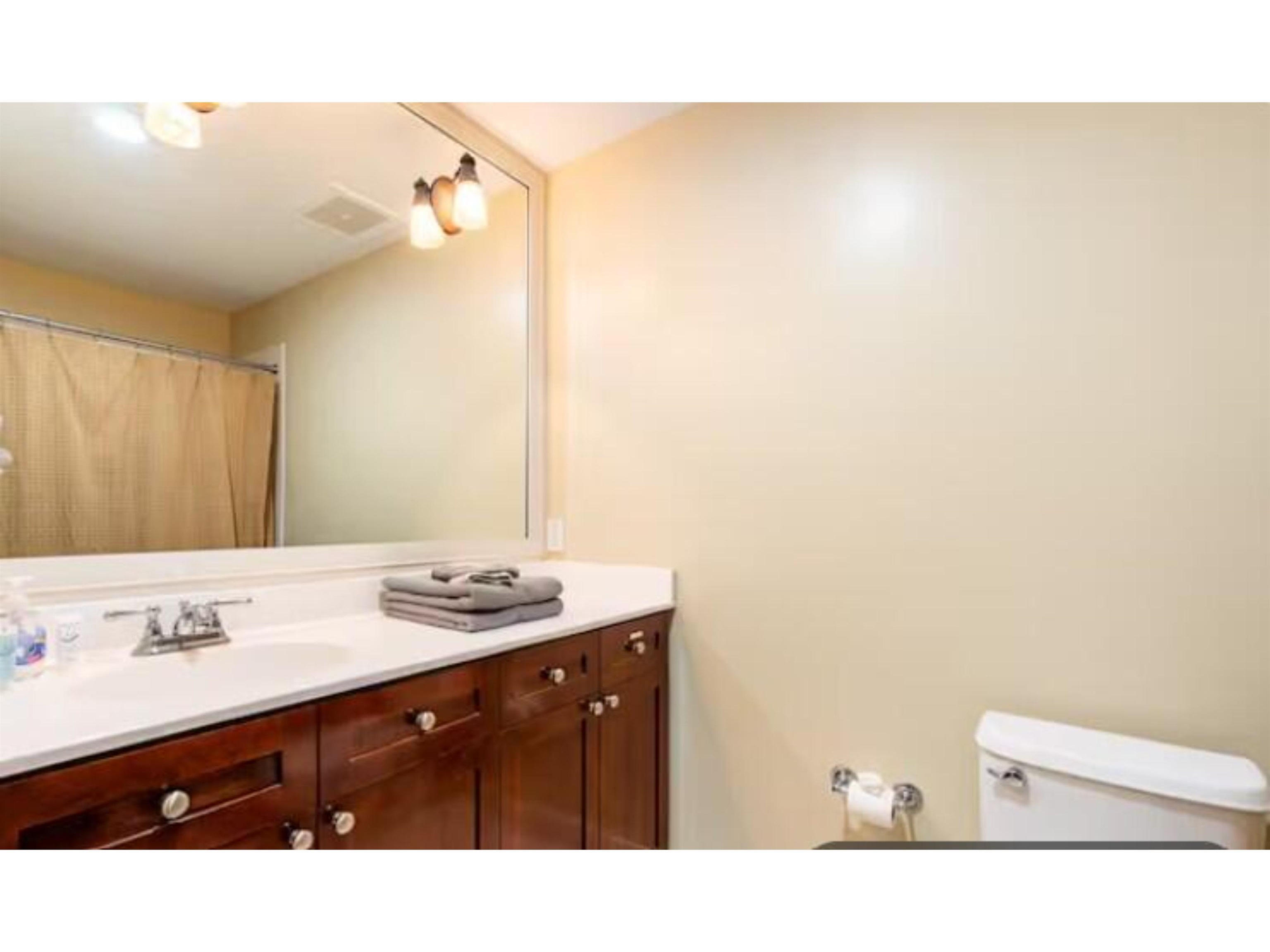 Image 33 of 37 For 965 Registry Blvd  109