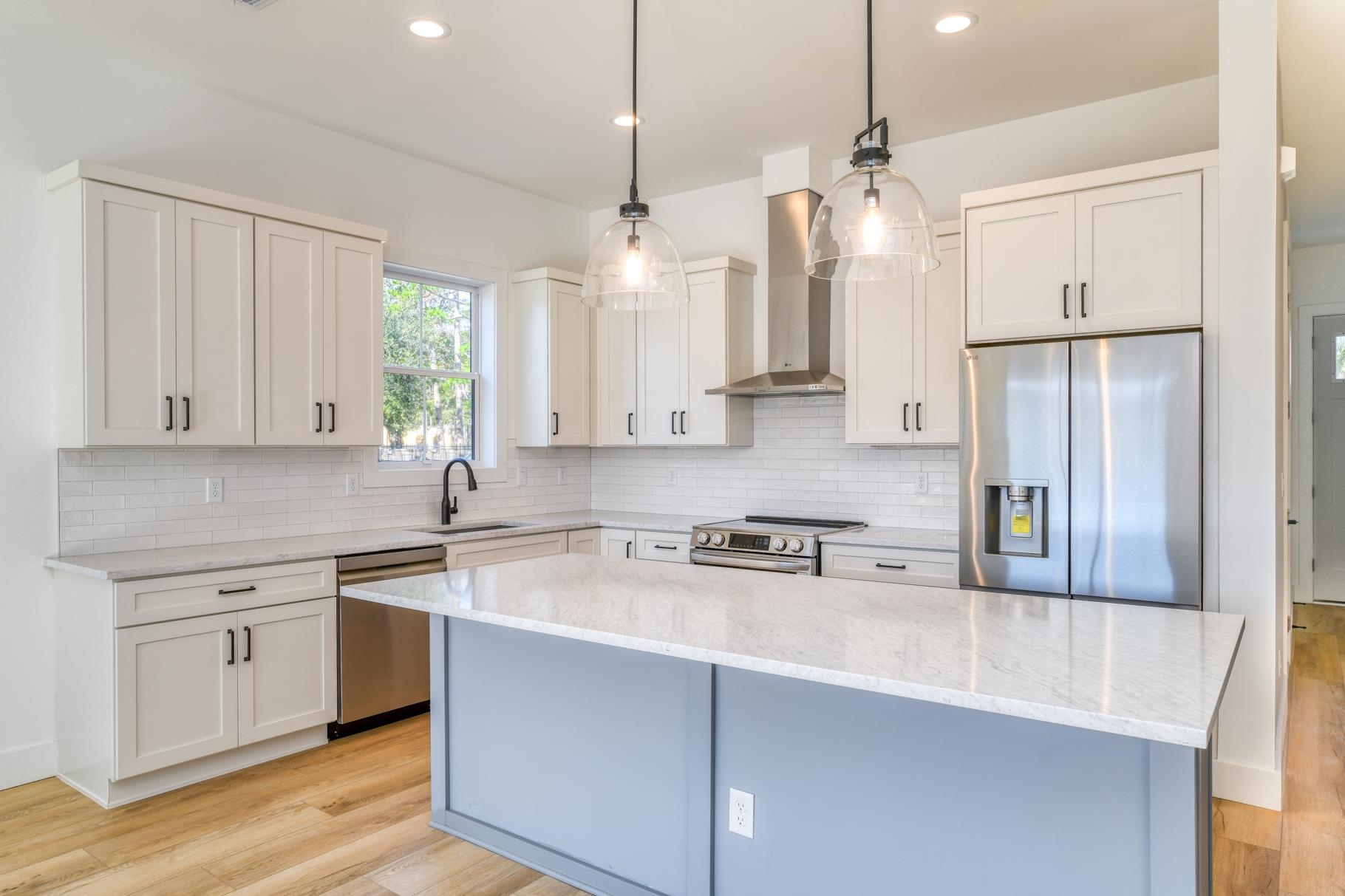 Image 10 of 44 For 7 Sebastian Ave.  D