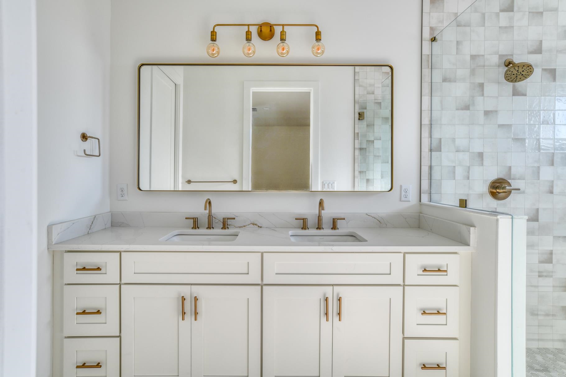 Image 24 of 44 For 7 Sebastian Ave.  D