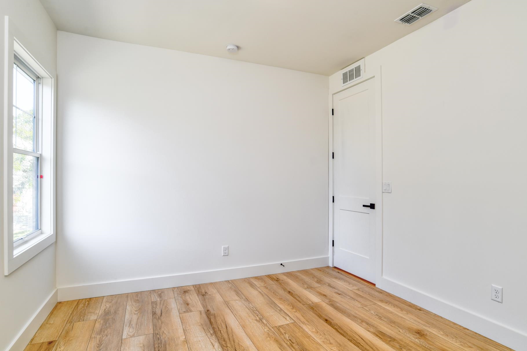 Image 27 of 44 For 7 Sebastian Ave.  C