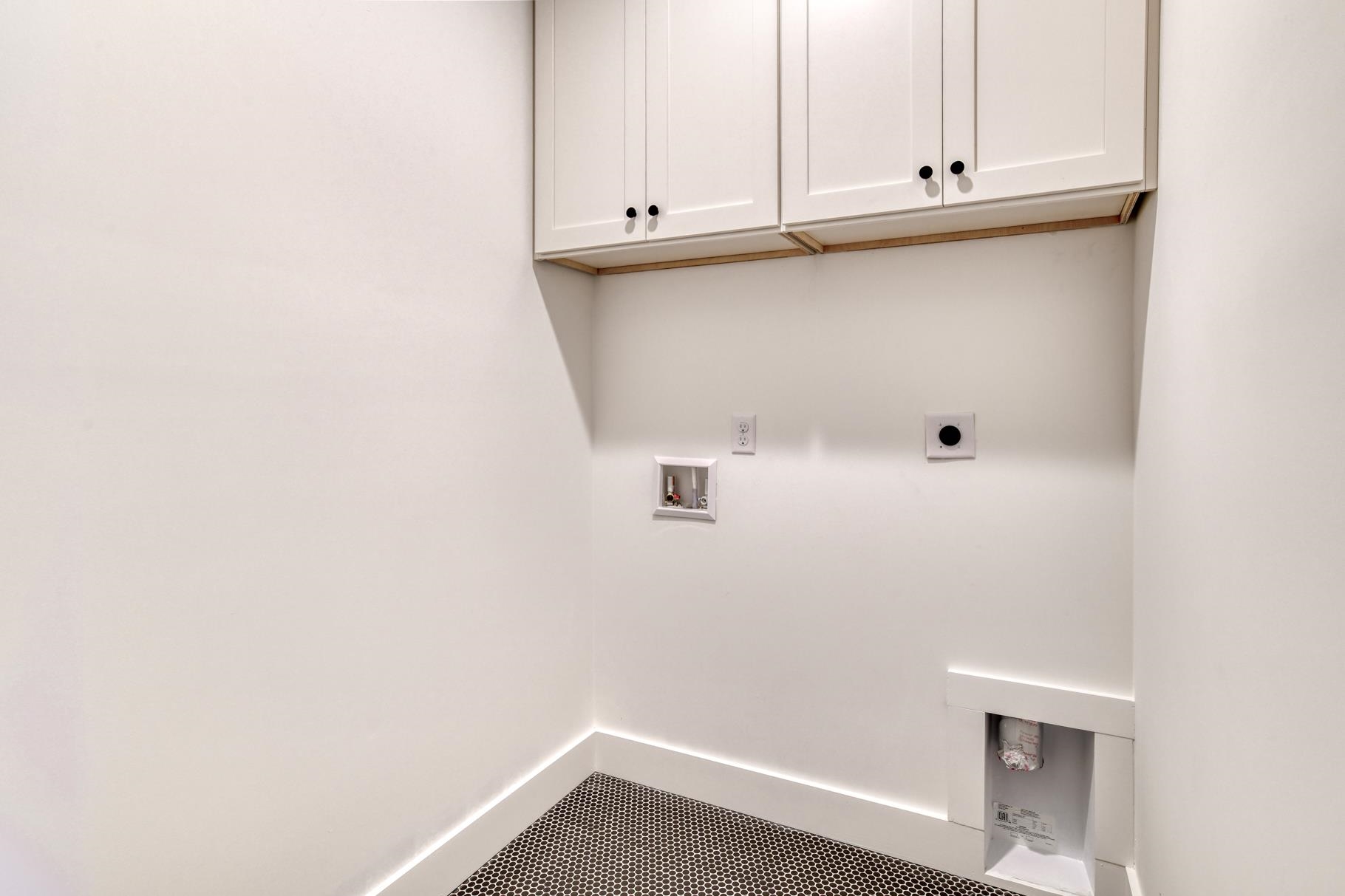 Image 32 of 44 For 7 Sebastian Ave.  C