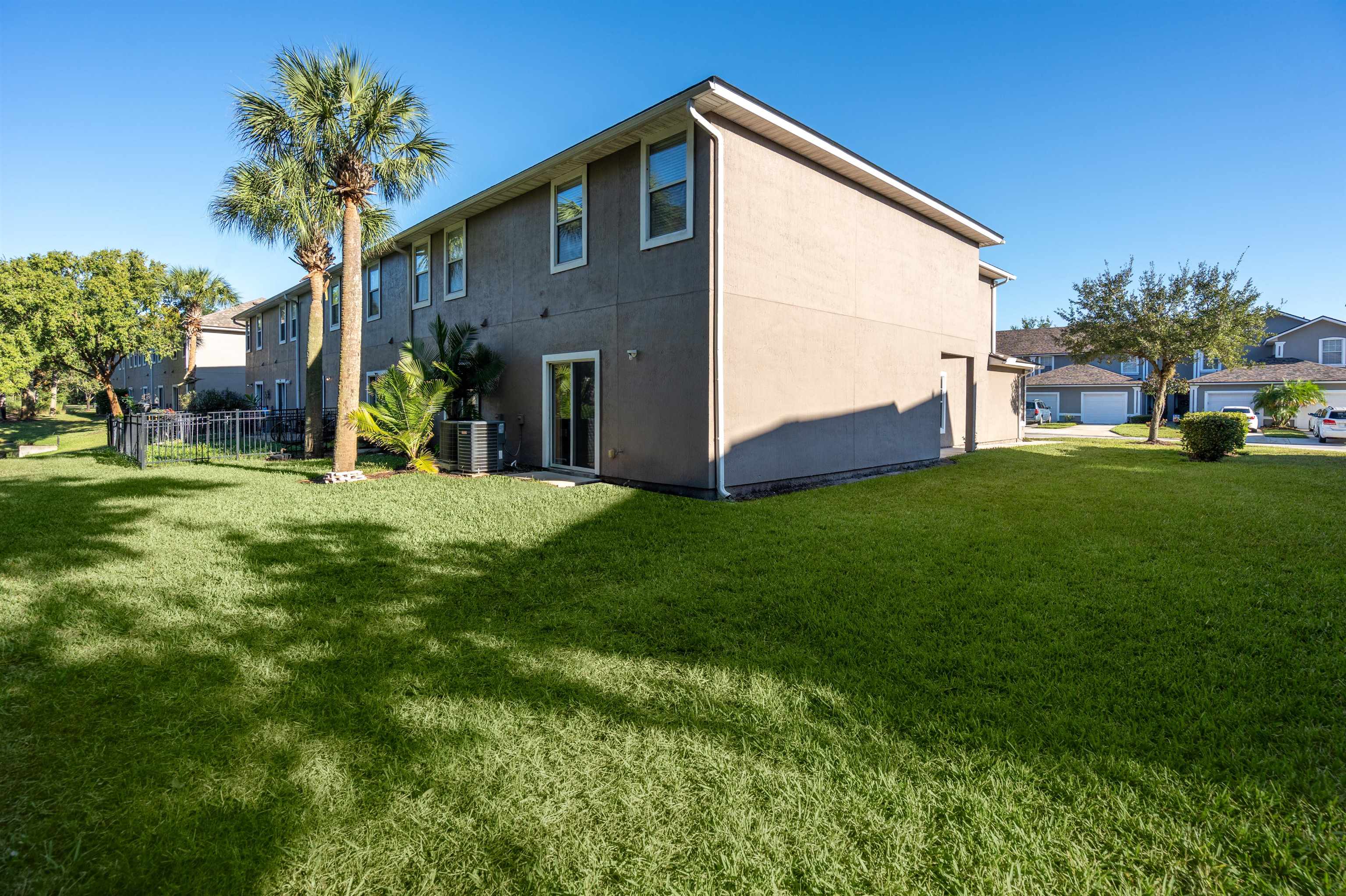 Image 26 of 37 For 310 Scrub Jay Dr
