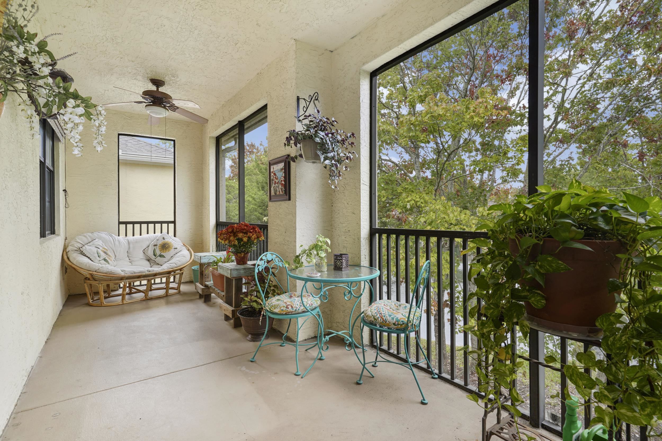 Image 7 of 62 For 1125 Vista Cove Rd