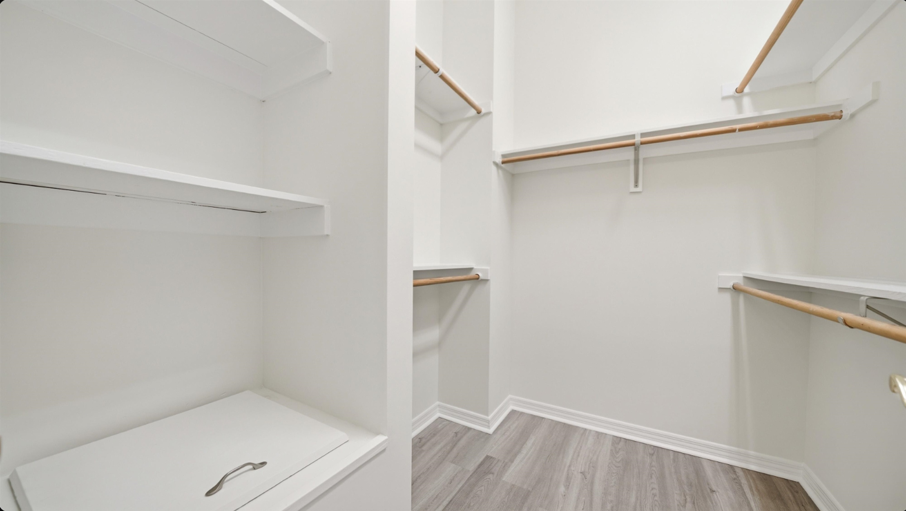 Image 24 of 73 For 300 Riverside Blvd