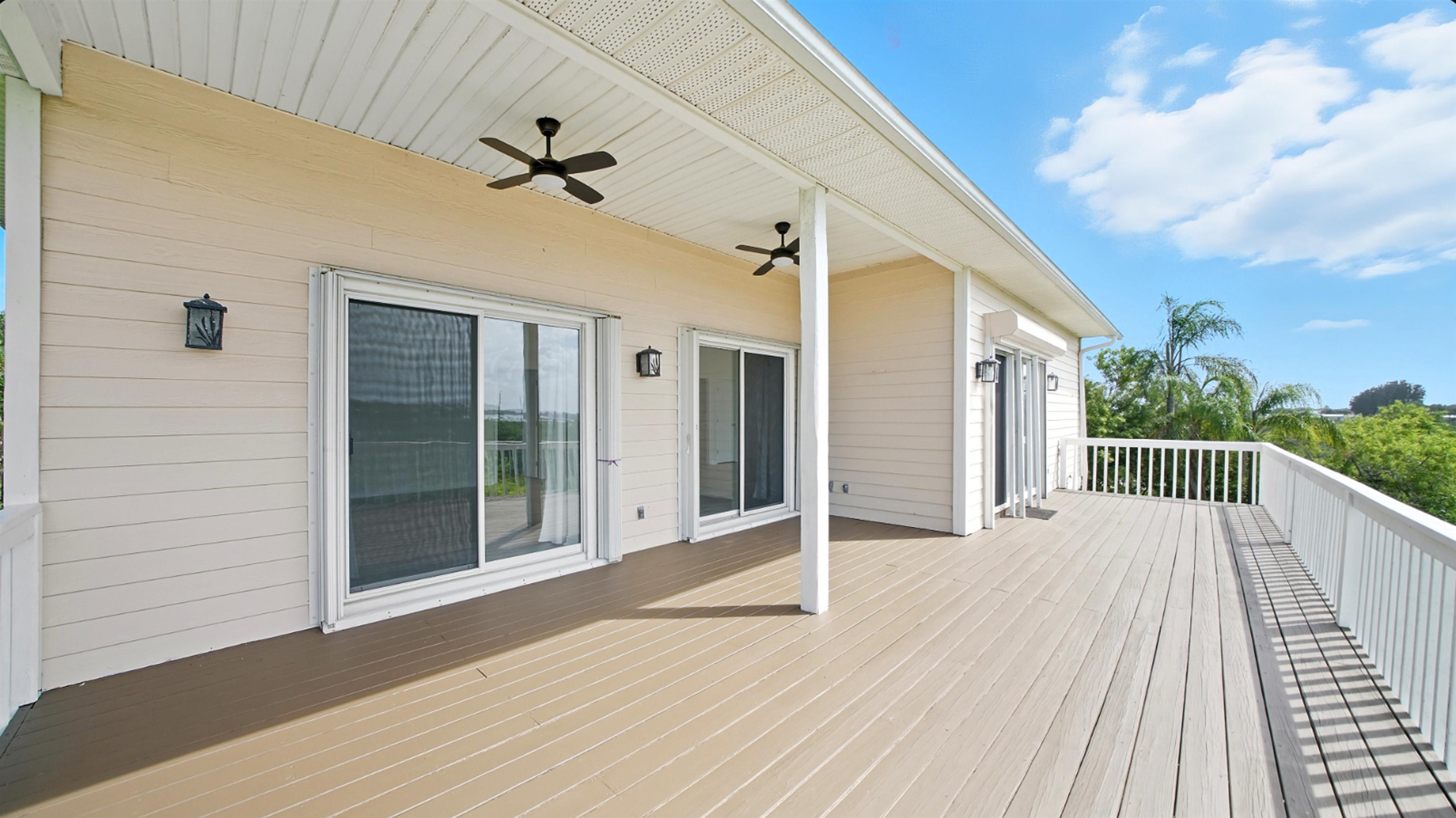 Image 29 of 73 For 300 Riverside Blvd