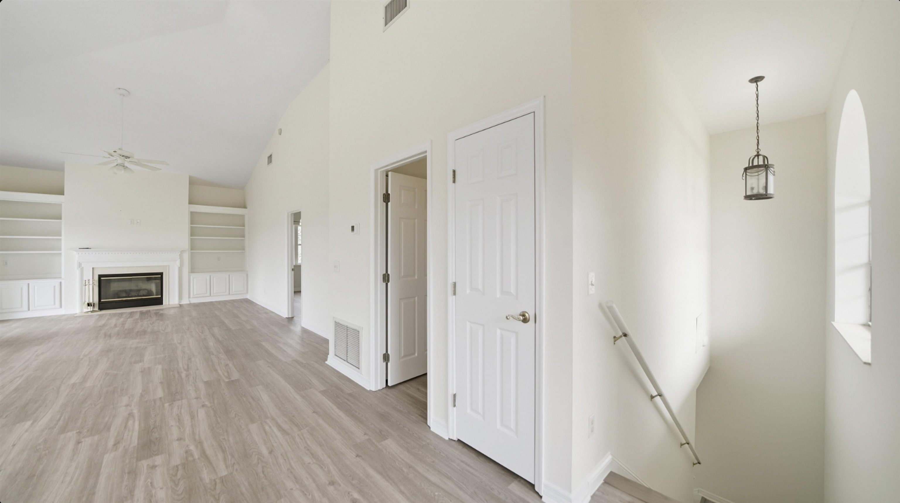 Image 31 of 73 For 300 Riverside Blvd