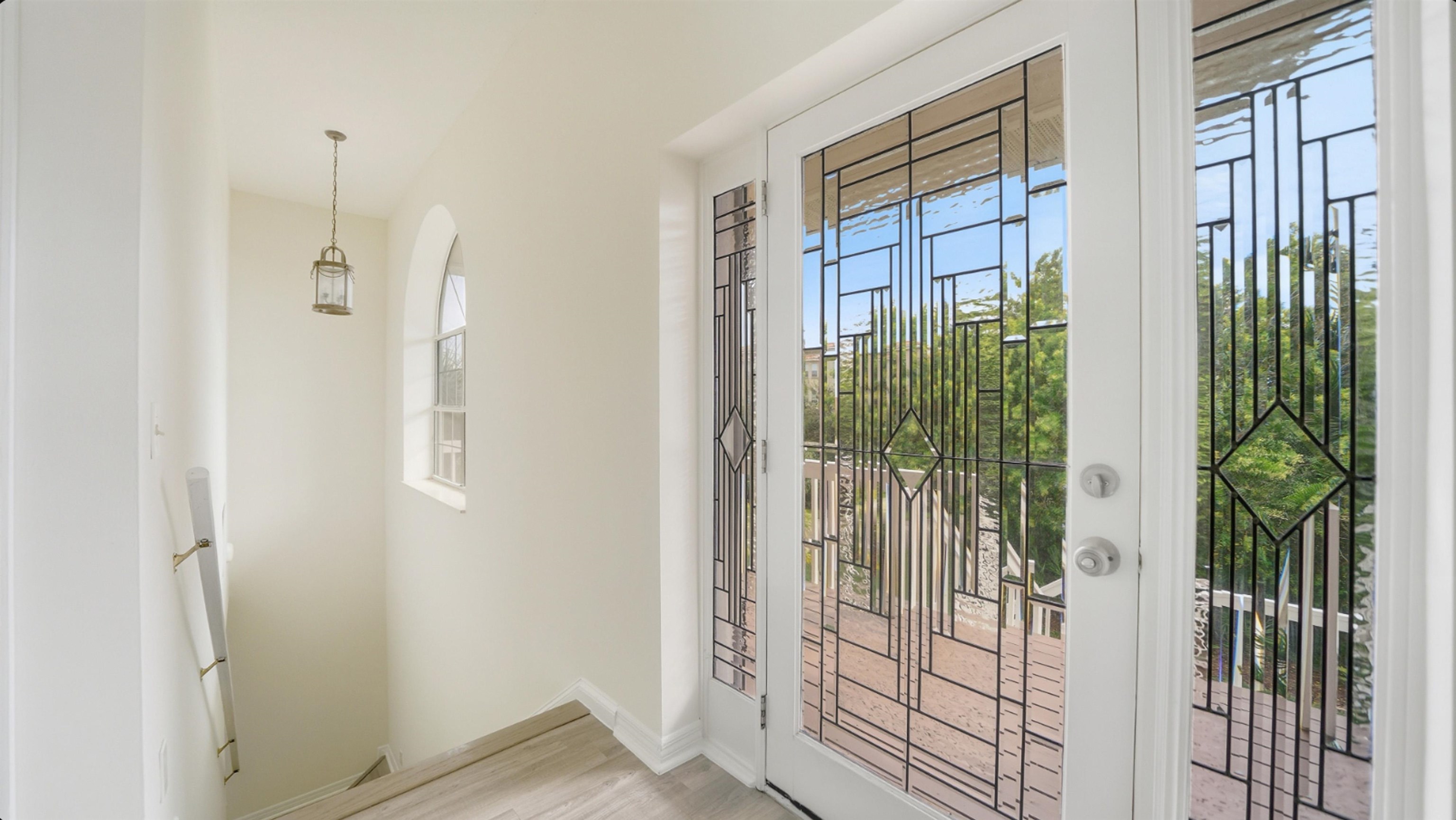 Image 34 of 73 For 300 Riverside Blvd