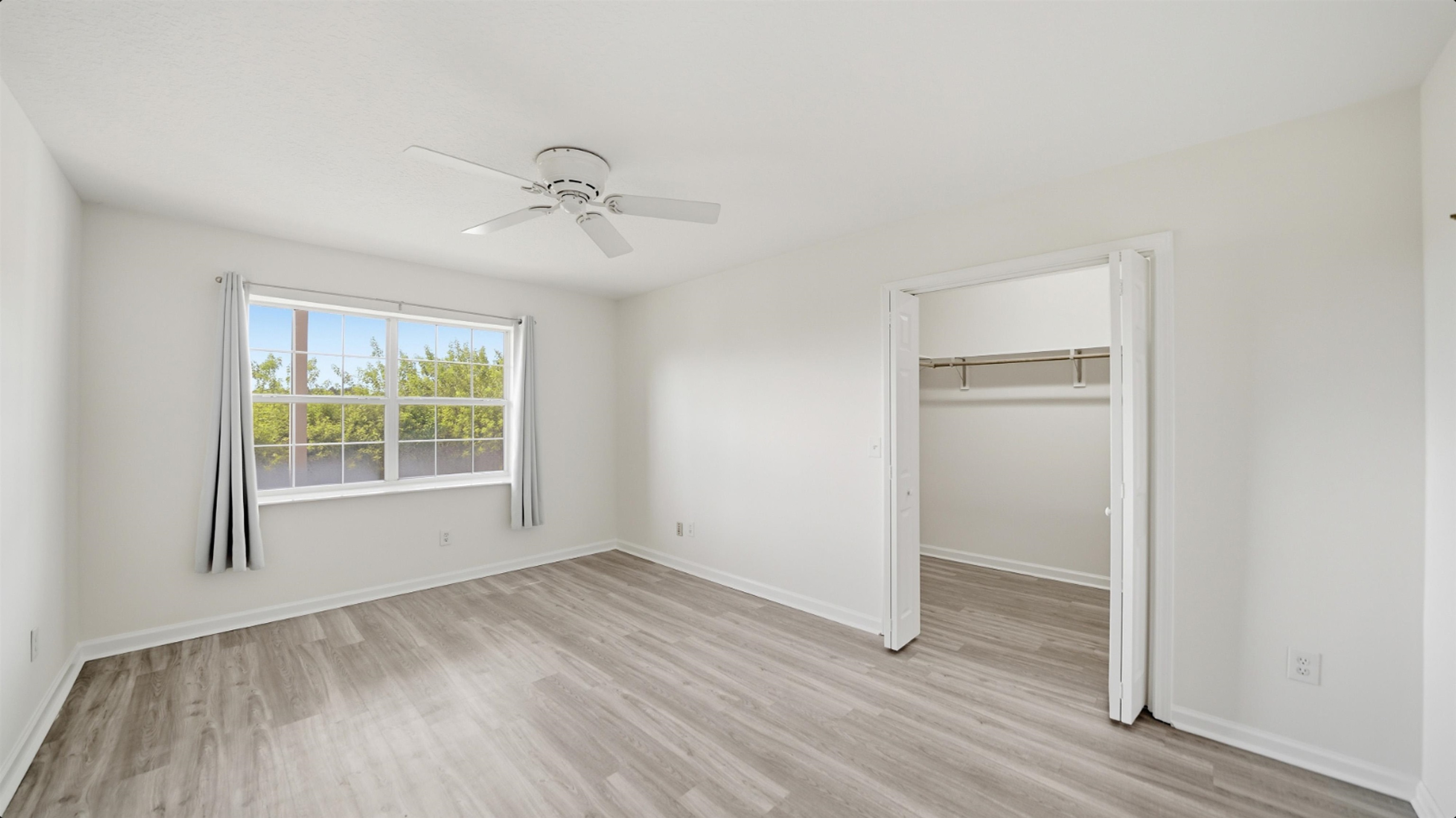 Image 39 of 73 For 300 Riverside Blvd