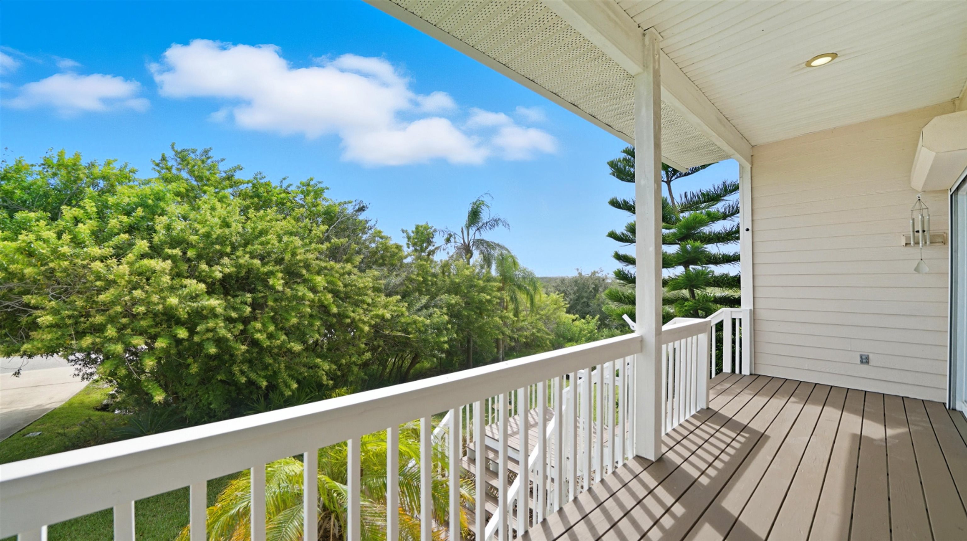 Image 4 of 73 For 300 Riverside Blvd