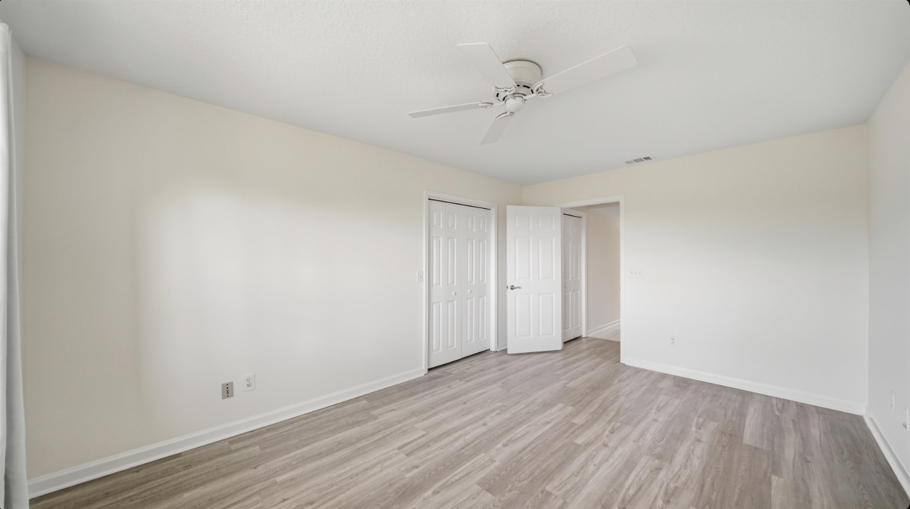 Image 41 of 73 For 300 Riverside Blvd