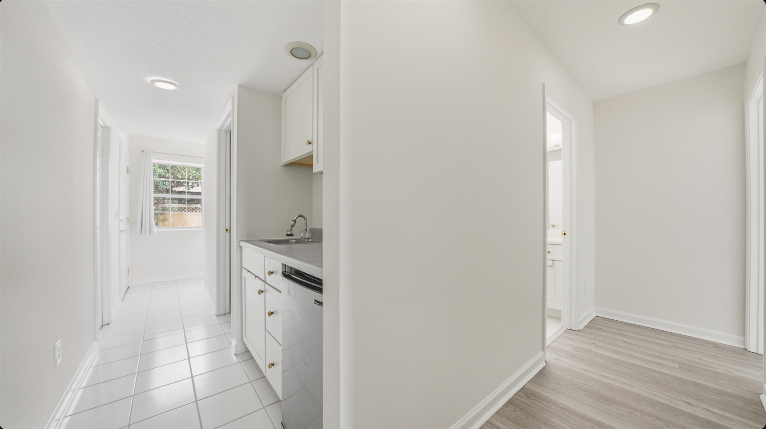 Image 42 of 73 For 300 Riverside Blvd