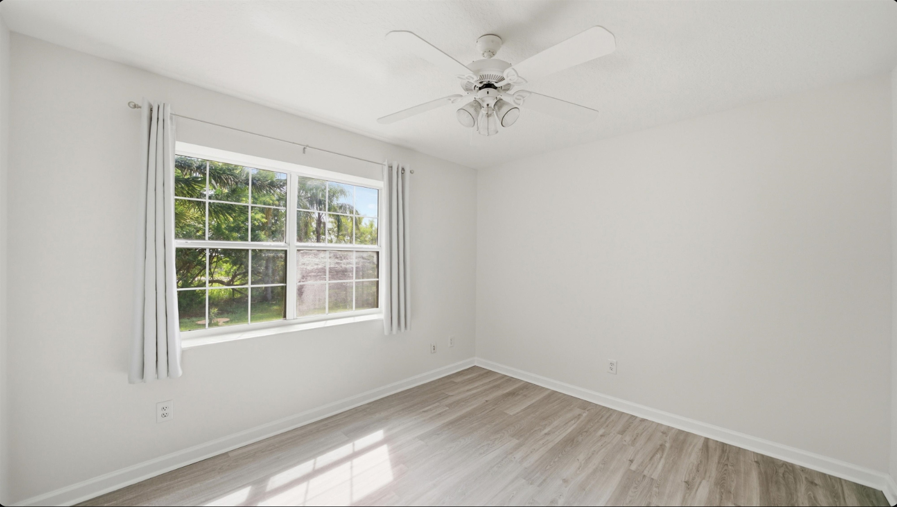 Image 47 of 73 For 300 Riverside Blvd