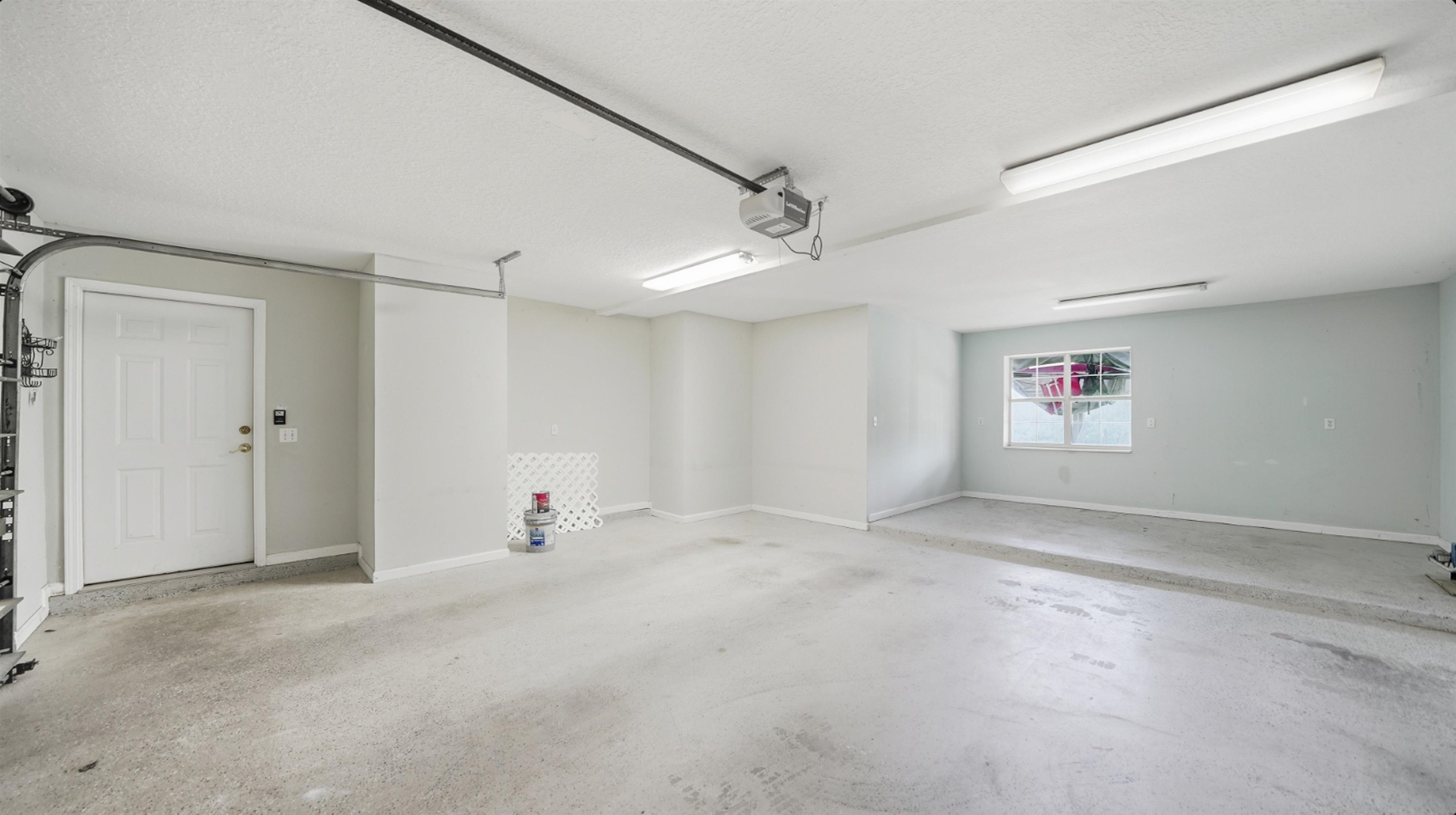 Image 50 of 73 For 300 Riverside Blvd