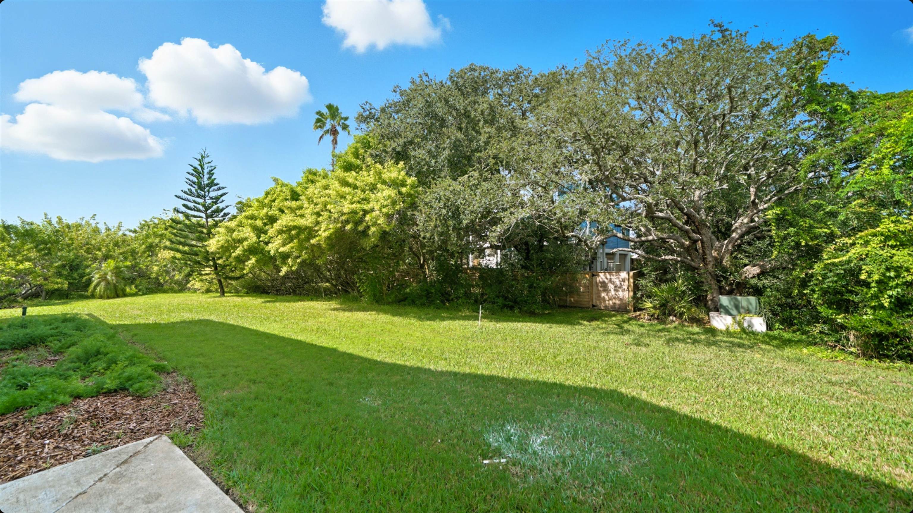 Image 51 of 73 For 300 Riverside Blvd