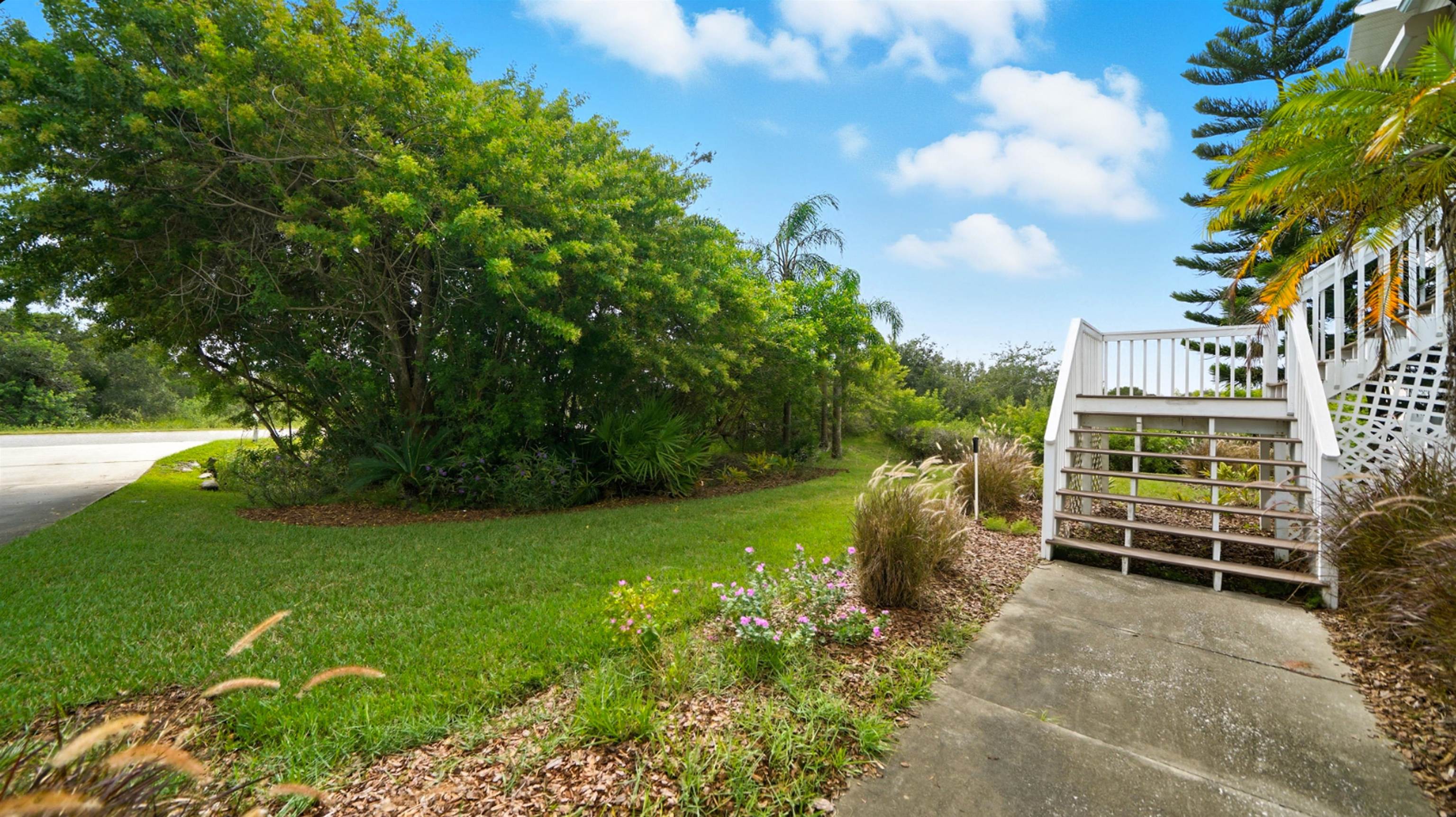 Image 57 of 73 For 300 Riverside Blvd