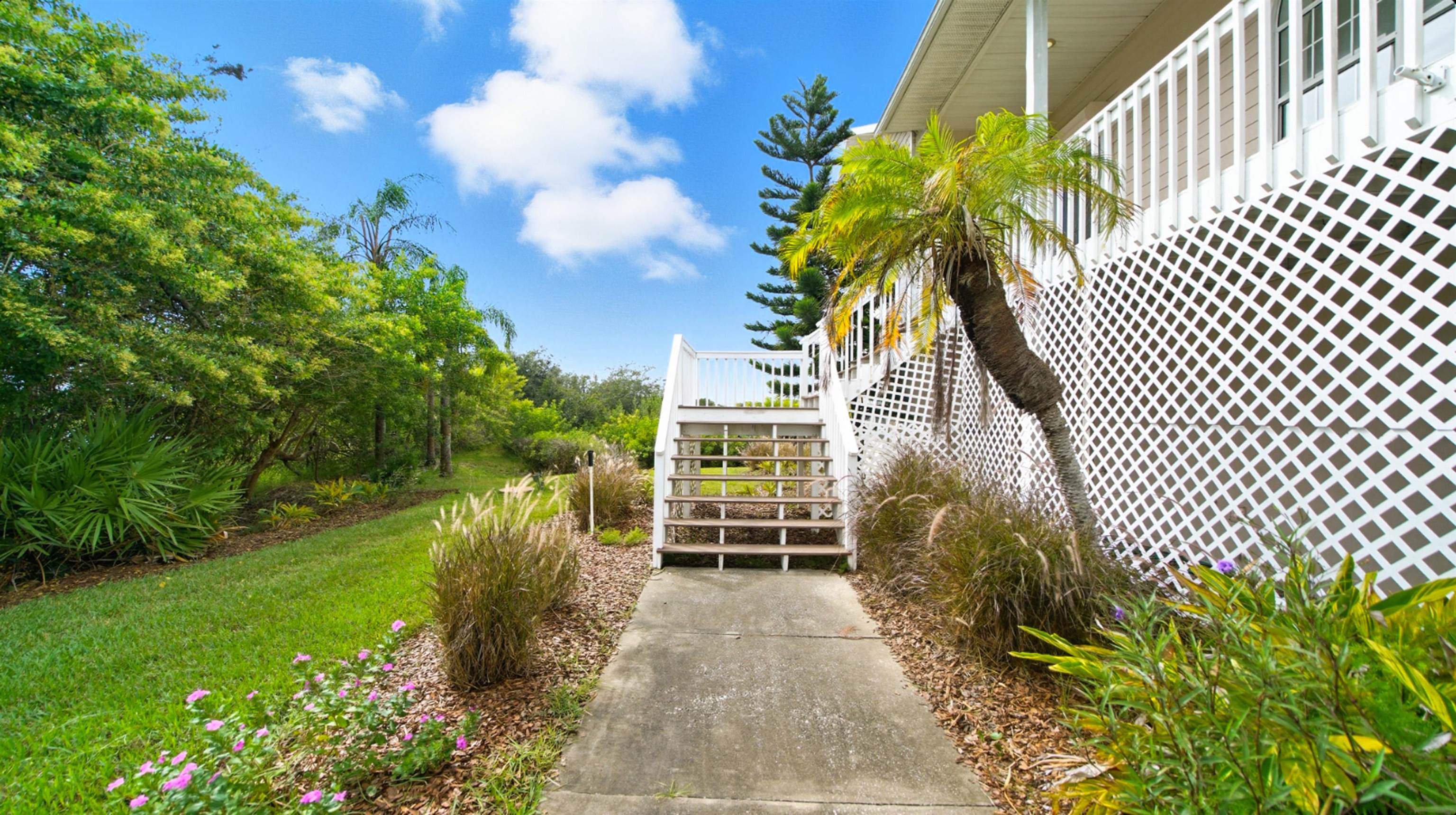 Image 58 of 73 For 300 Riverside Blvd