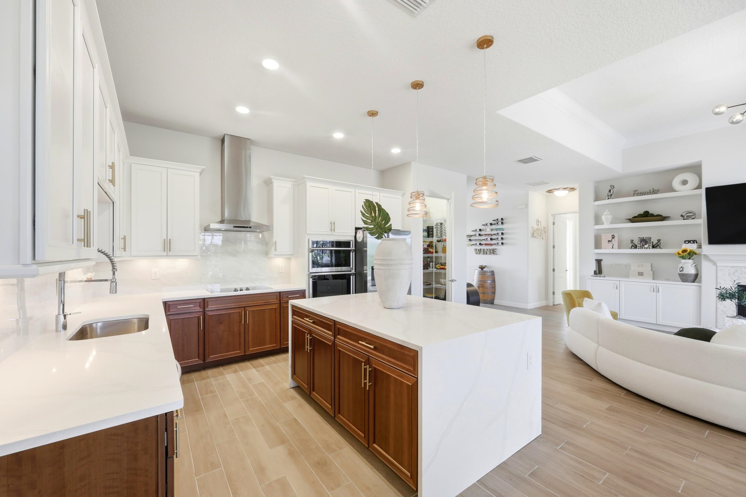 Image 17 of 98 For 7 New Oak Leaf Dr
