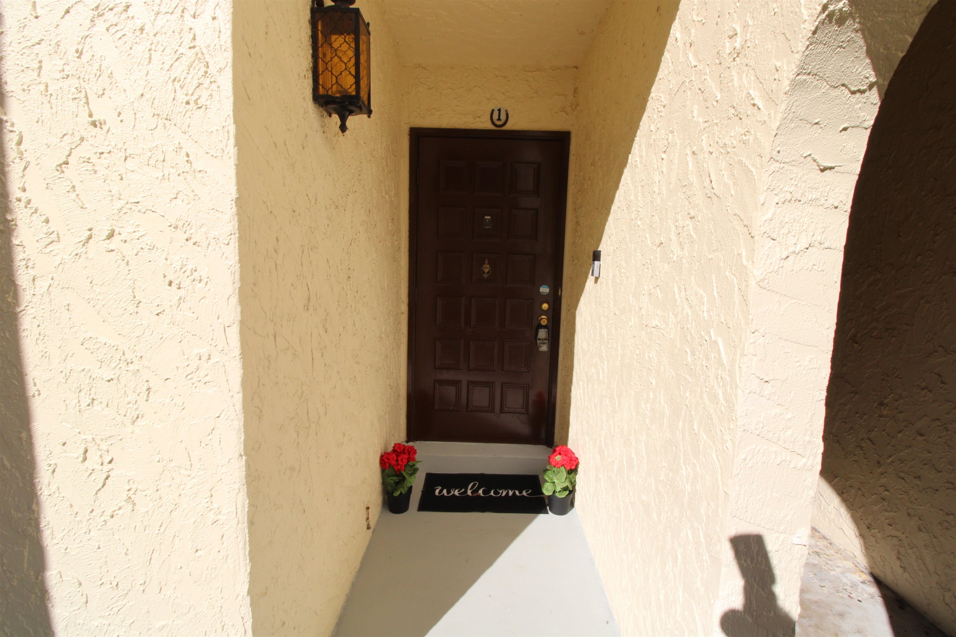 Image 6 of 38 For 600 Domenico Circle  F-1