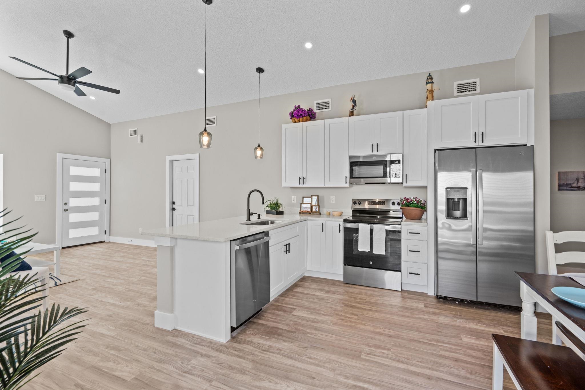 Image 10 of 31 For 808 9th Street W