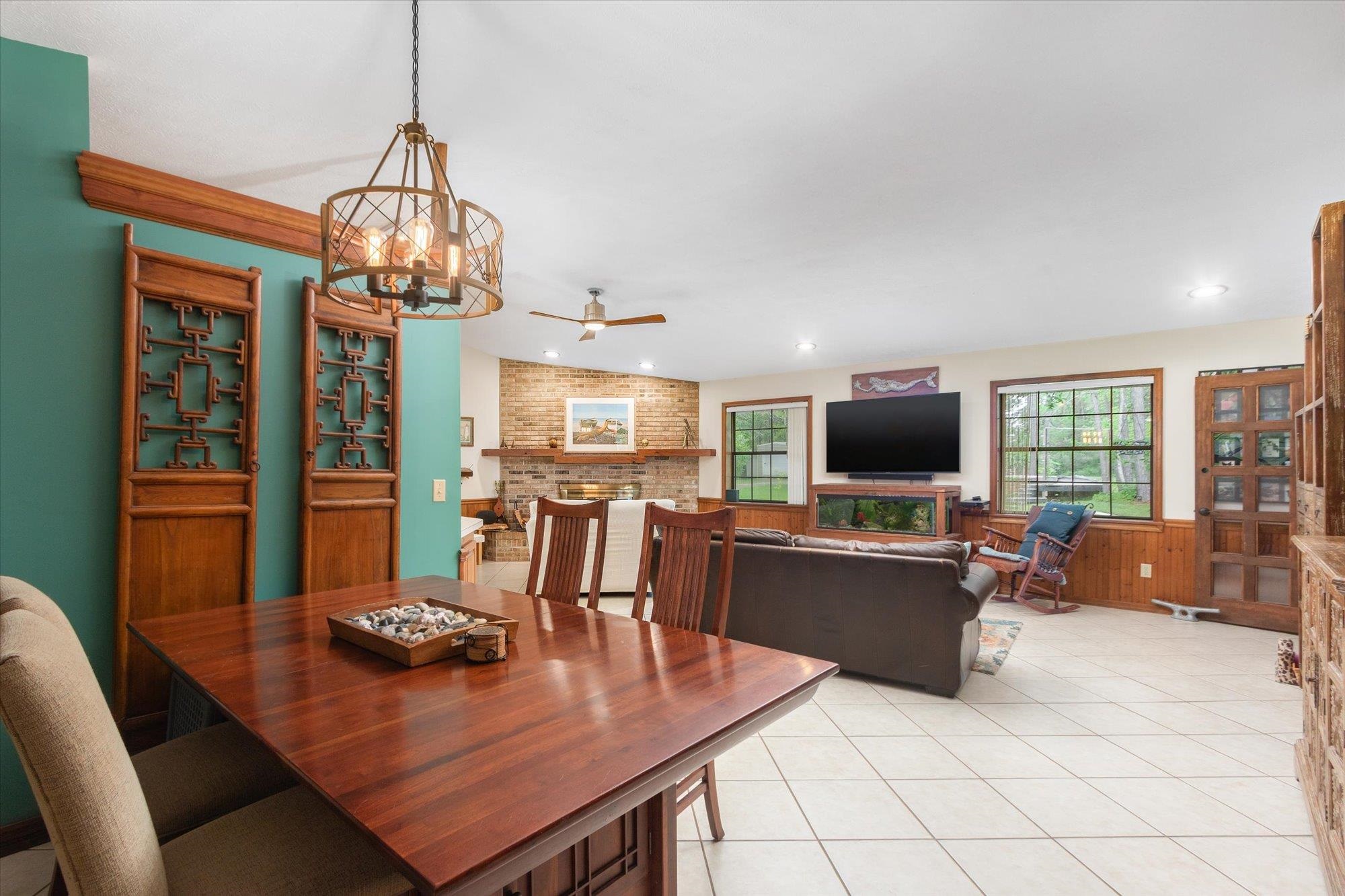 Image 10 of 65 For 2365 E Deerwood Ln