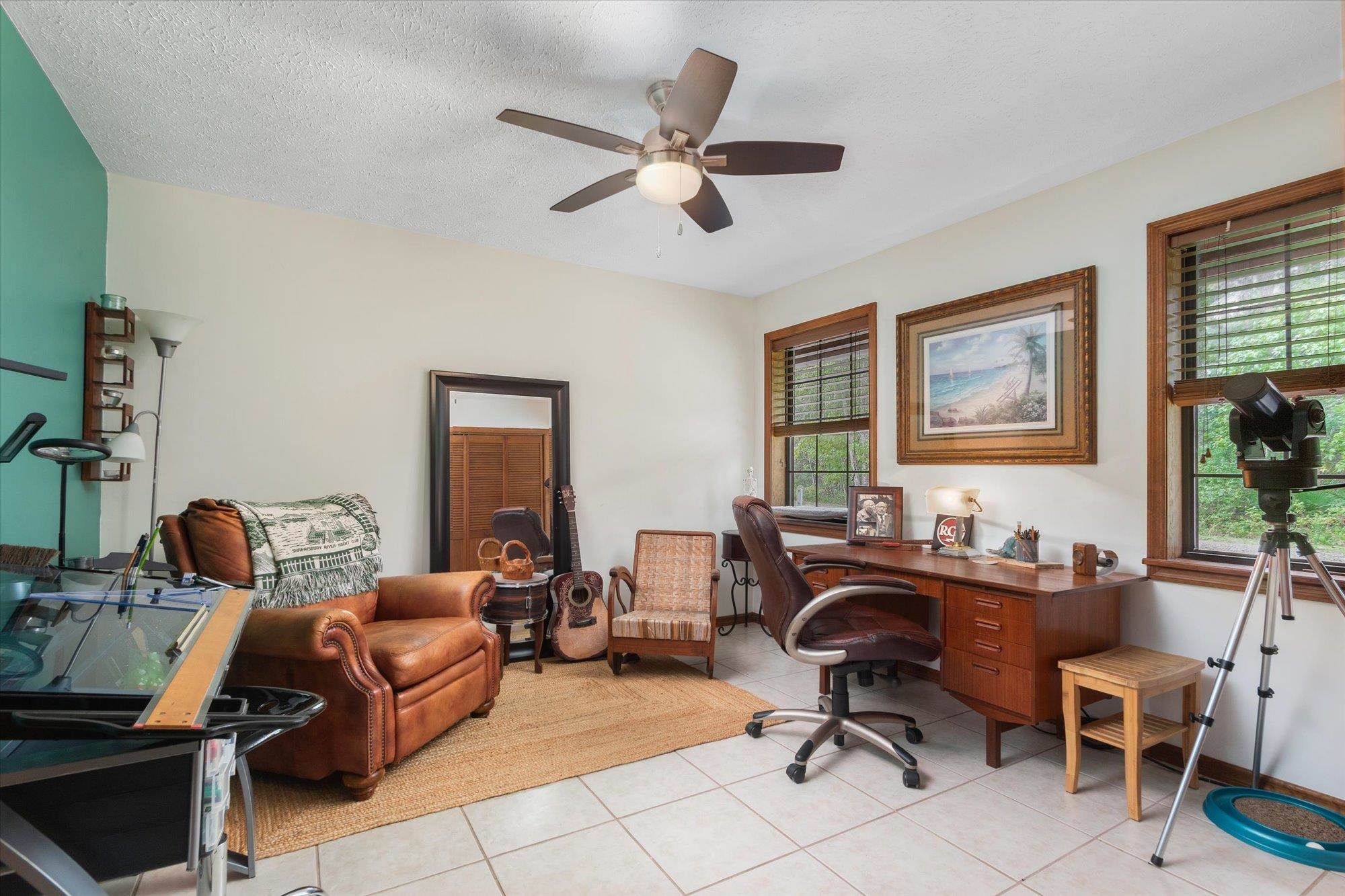 Image 18 of 65 For 2365 E Deerwood Ln