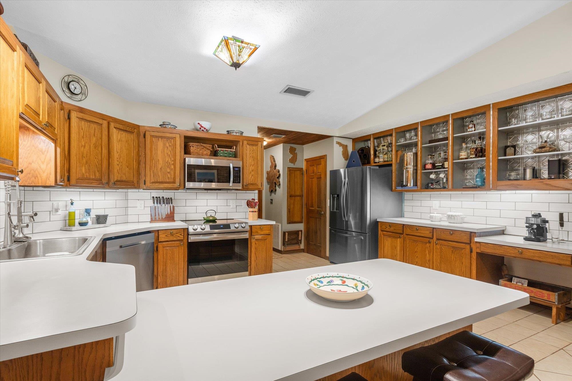 Image 7 of 65 For 2365 E Deerwood Ln
