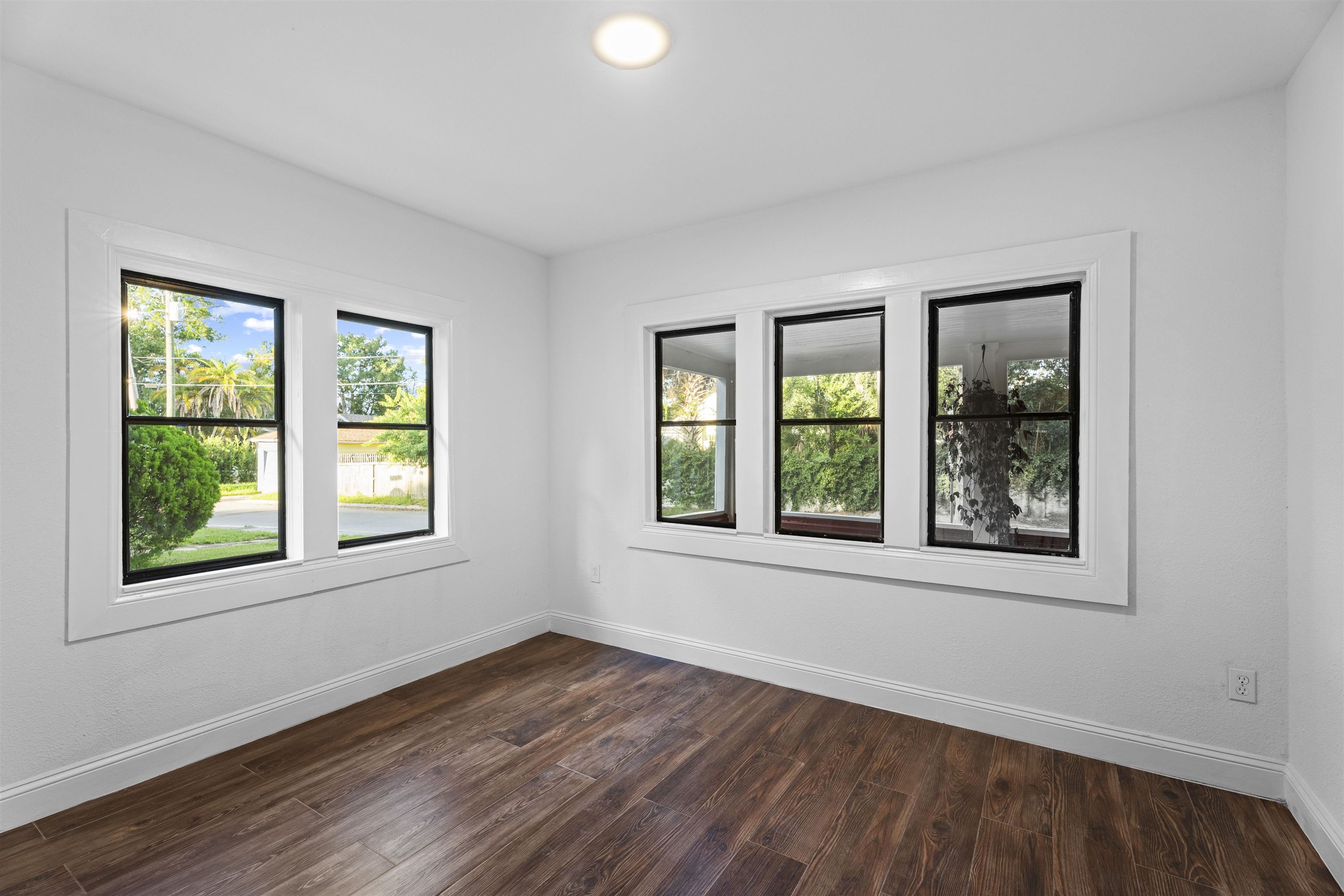 Image 20 of 50 For 136 Washington St