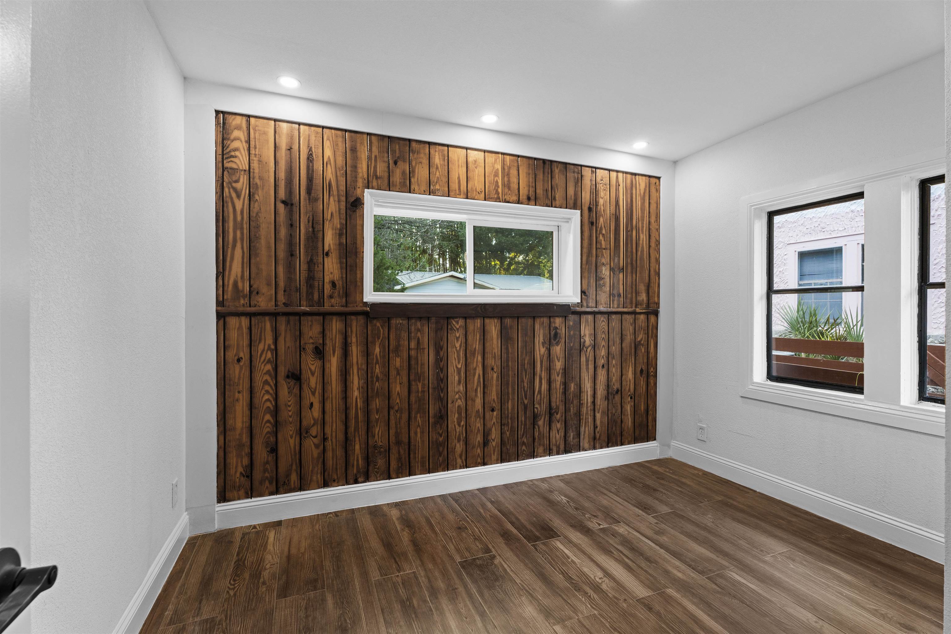 Image 25 of 50 For 136 Washington St