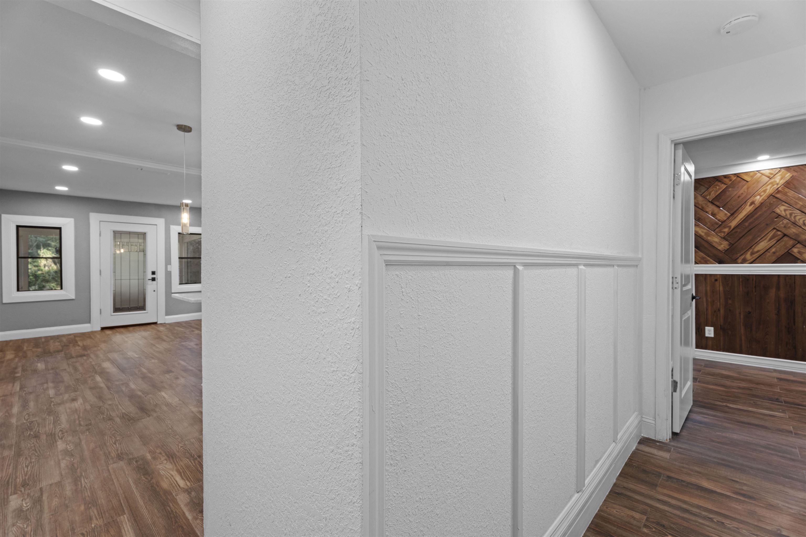 Image 27 of 50 For 136 Washington St