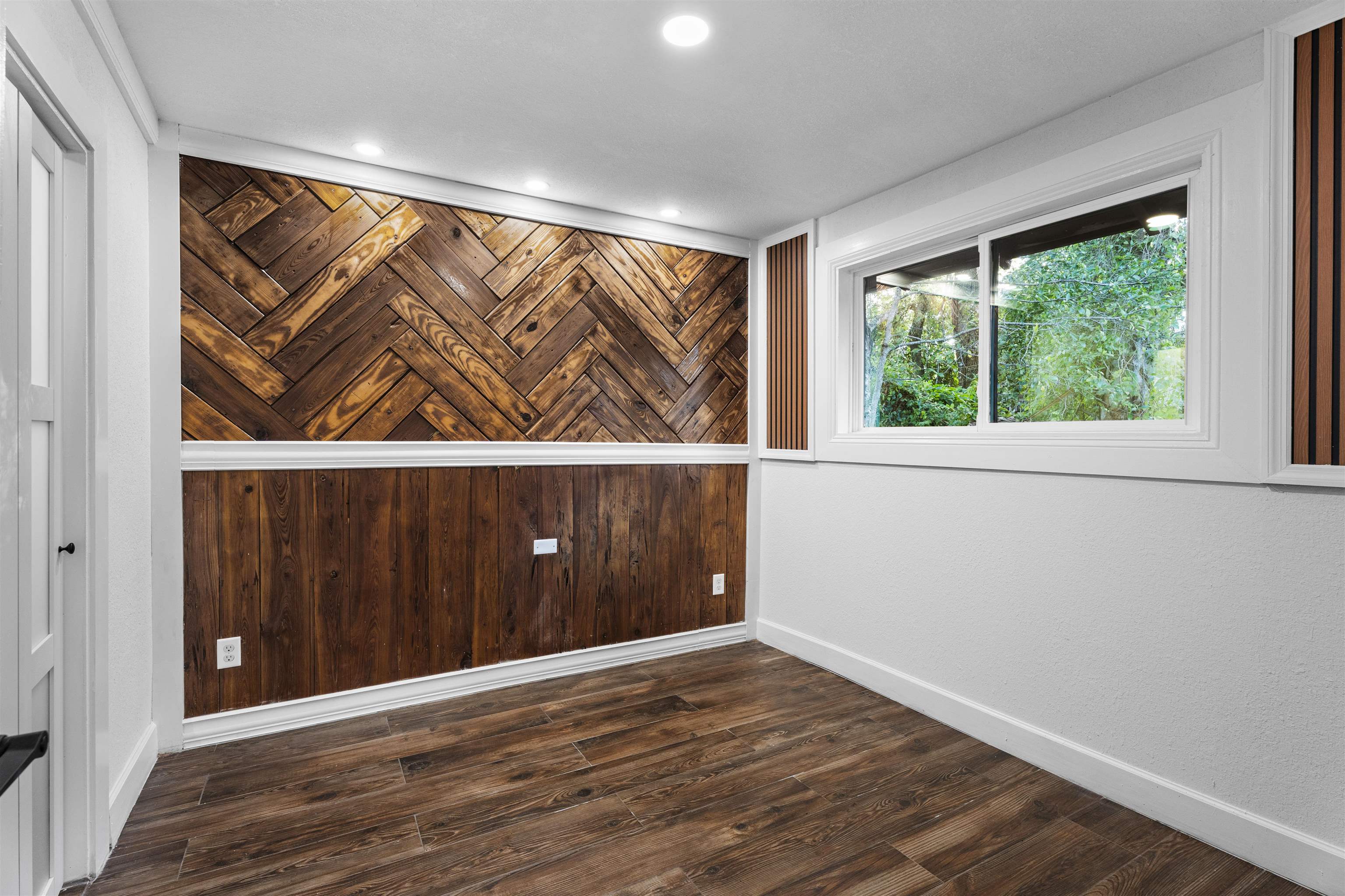 Image 29 of 50 For 136 Washington St